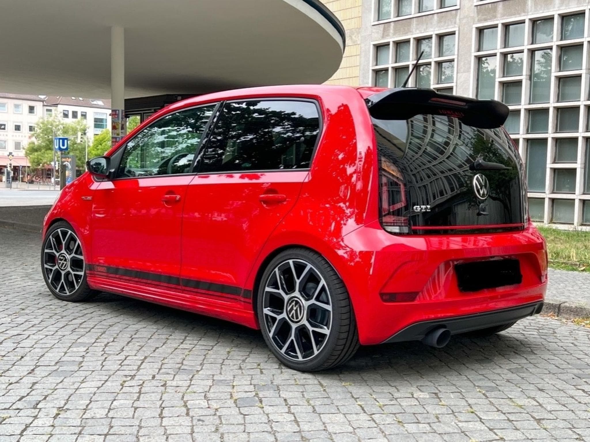 VW UP GTI Recaro Sportster CS Milltek ST X (2021) - Photo 2