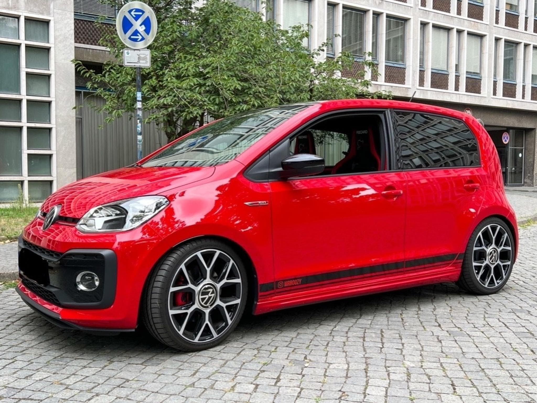 VW UP GTI Recaro Sportster CS Milltek ST X (2021) - Photo 3