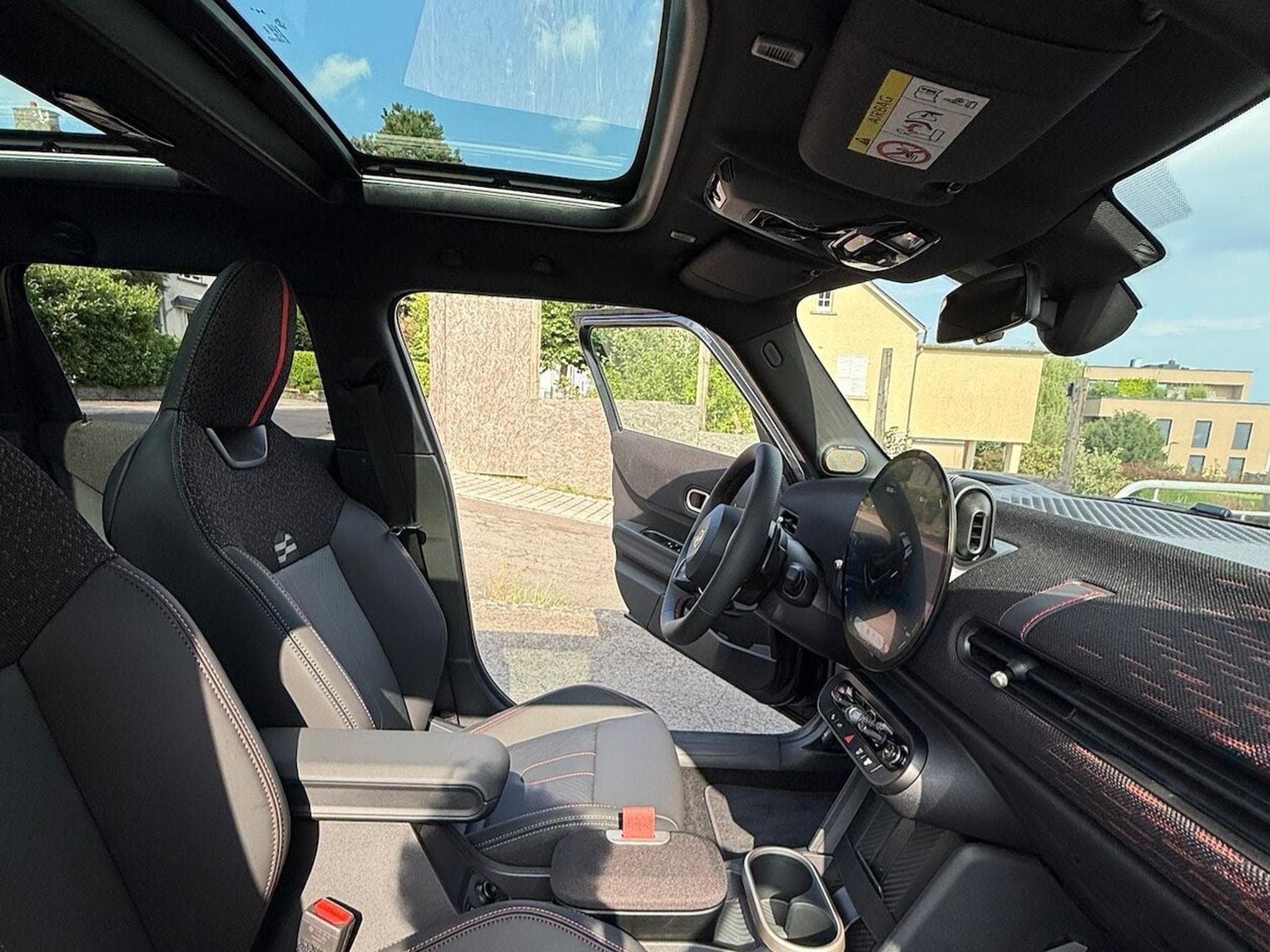 Mini Cooper Mini Cooper S Trim JCW et Pack XL (2025) - Photo 2