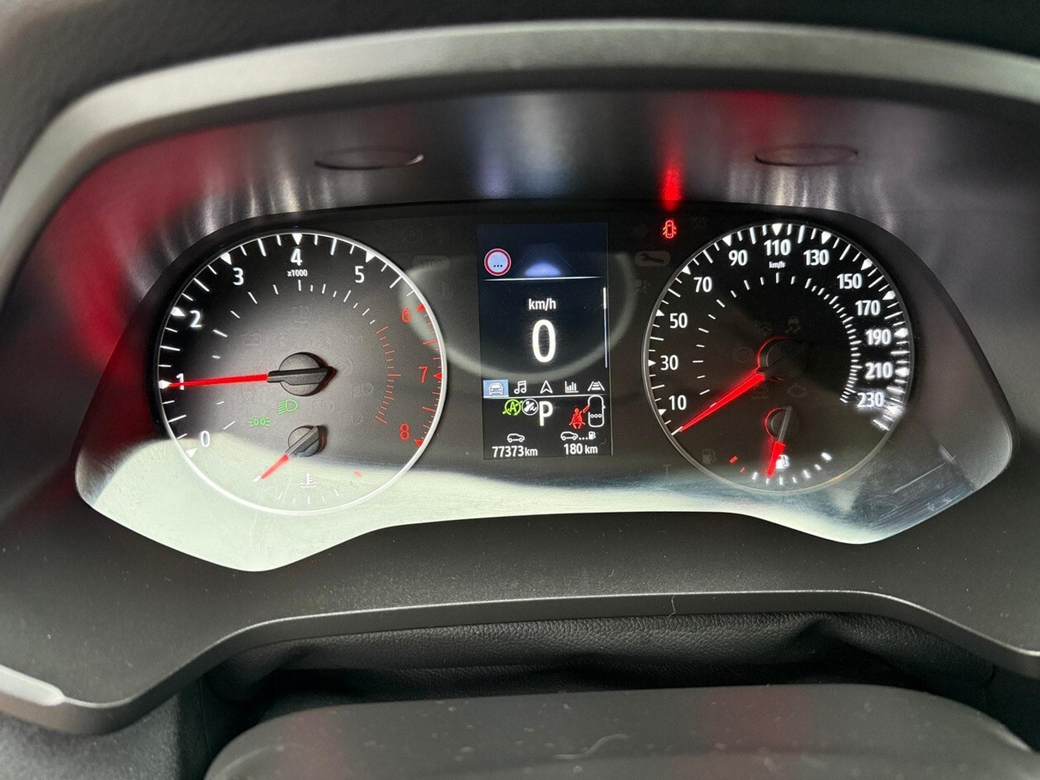 Renault Captur 1.3 TCE Mild Hybride 140 cv (2021) - Foto 8