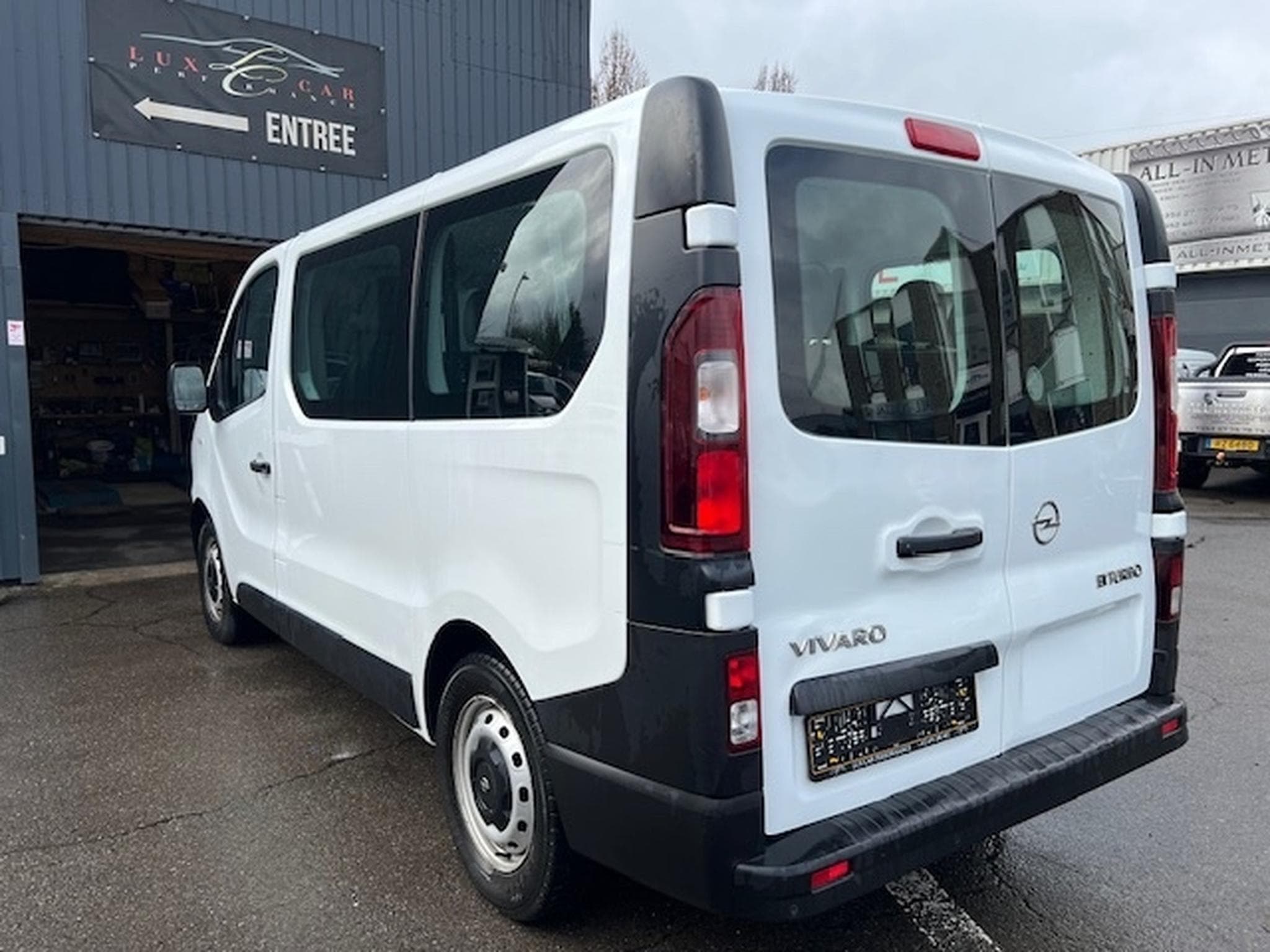 Opel Vivaro 1,6 DCI BITURBO 125 CV 9 places (2018) - Photo 8