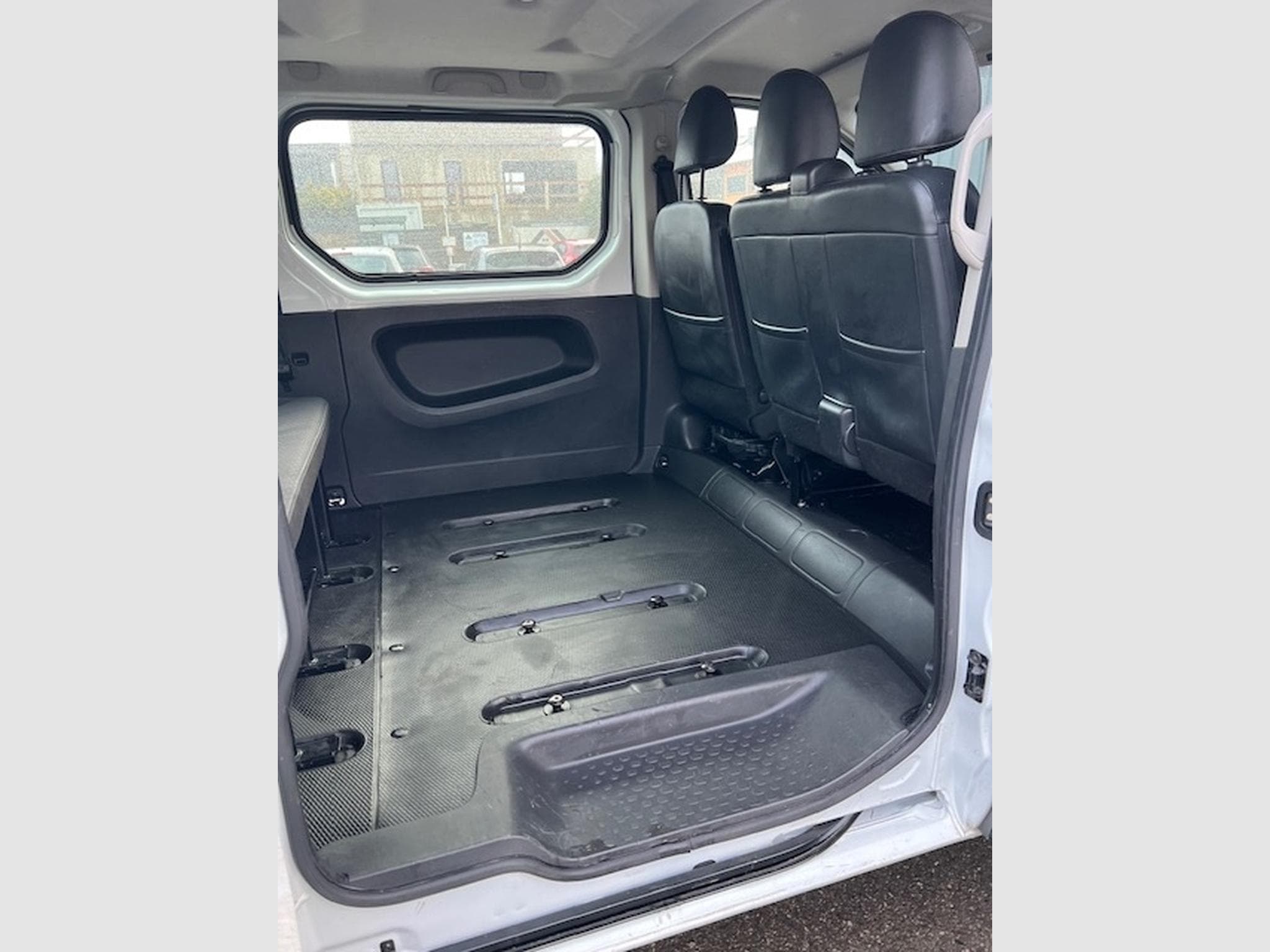 Opel Vivaro 1,6 DCI BITURBO 125 CV 9 places (2018) - Photo 12