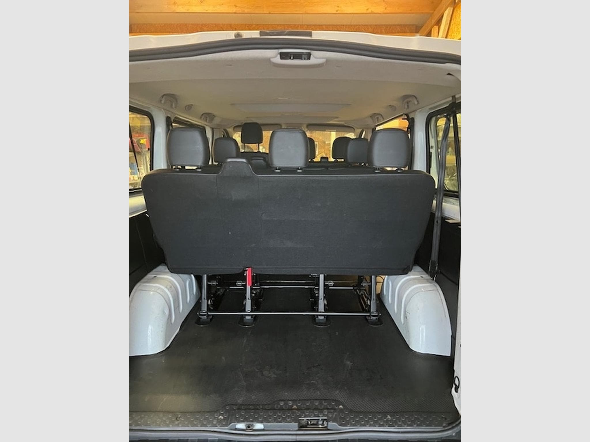 Opel Vivaro 1,6 DCI BITURBO 125 CV 9 places (2018) - Photo 10