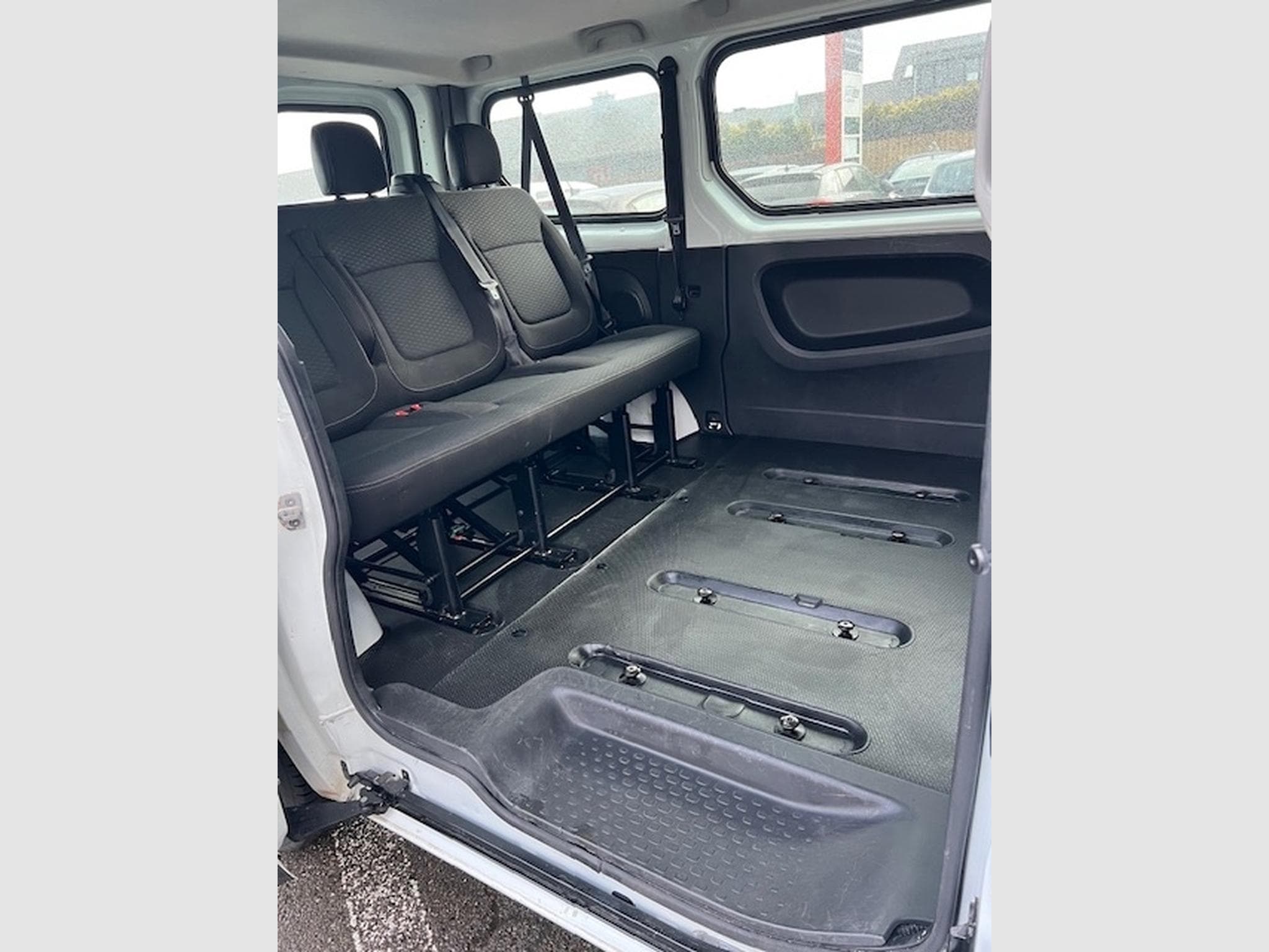 Opel Vivaro 1,6 DCI BITURBO 125 CV 9 places (2018) - Photo 11