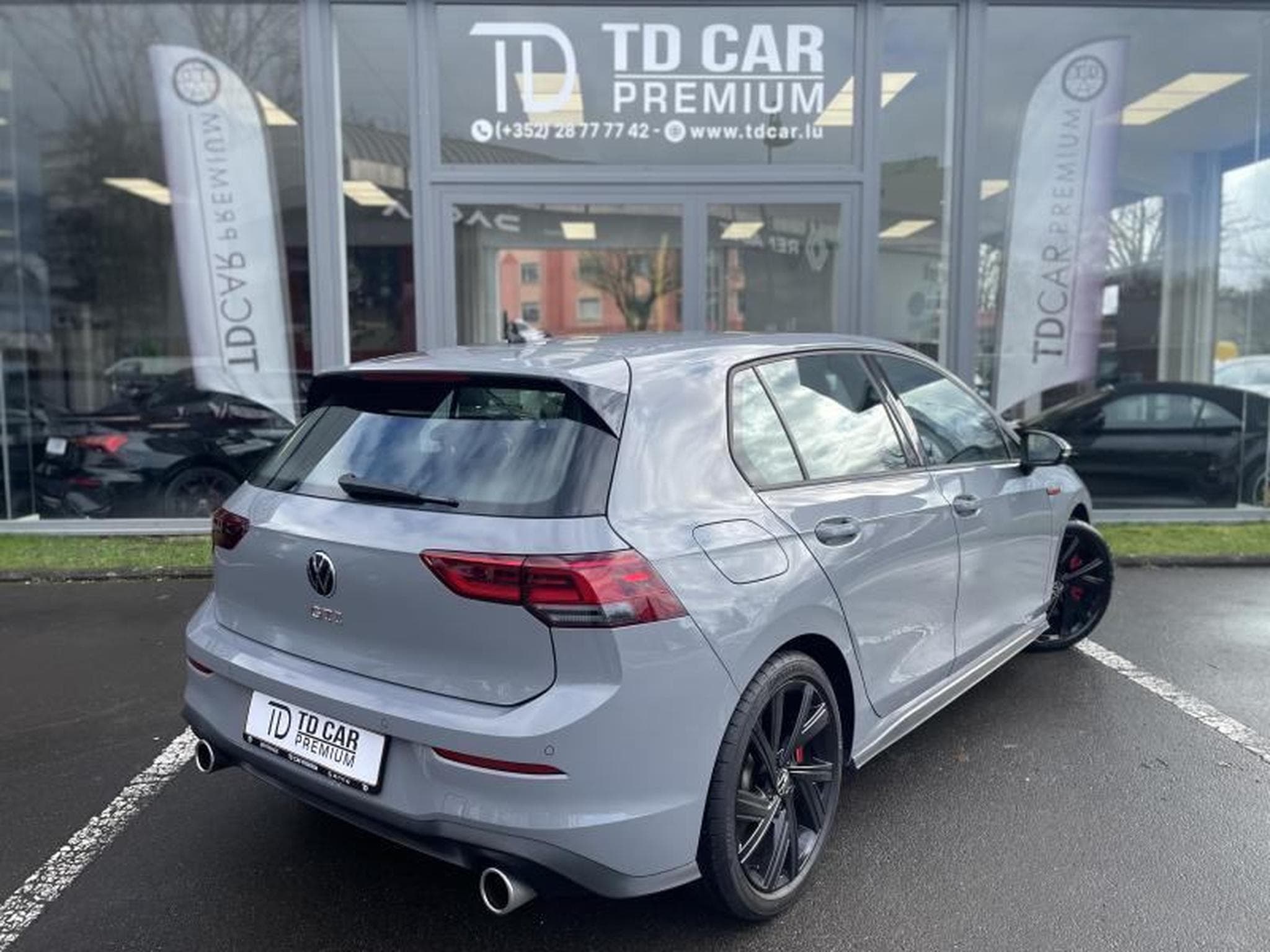 VW Golf 8 GTI 2.0 TSI DSG7 (2023) - Photo 17