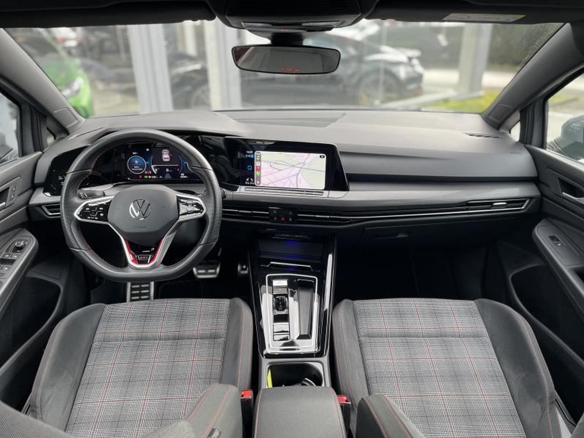 VW Golf 8 GTI 2.0 TSI DSG7 (2023) - Photo 14