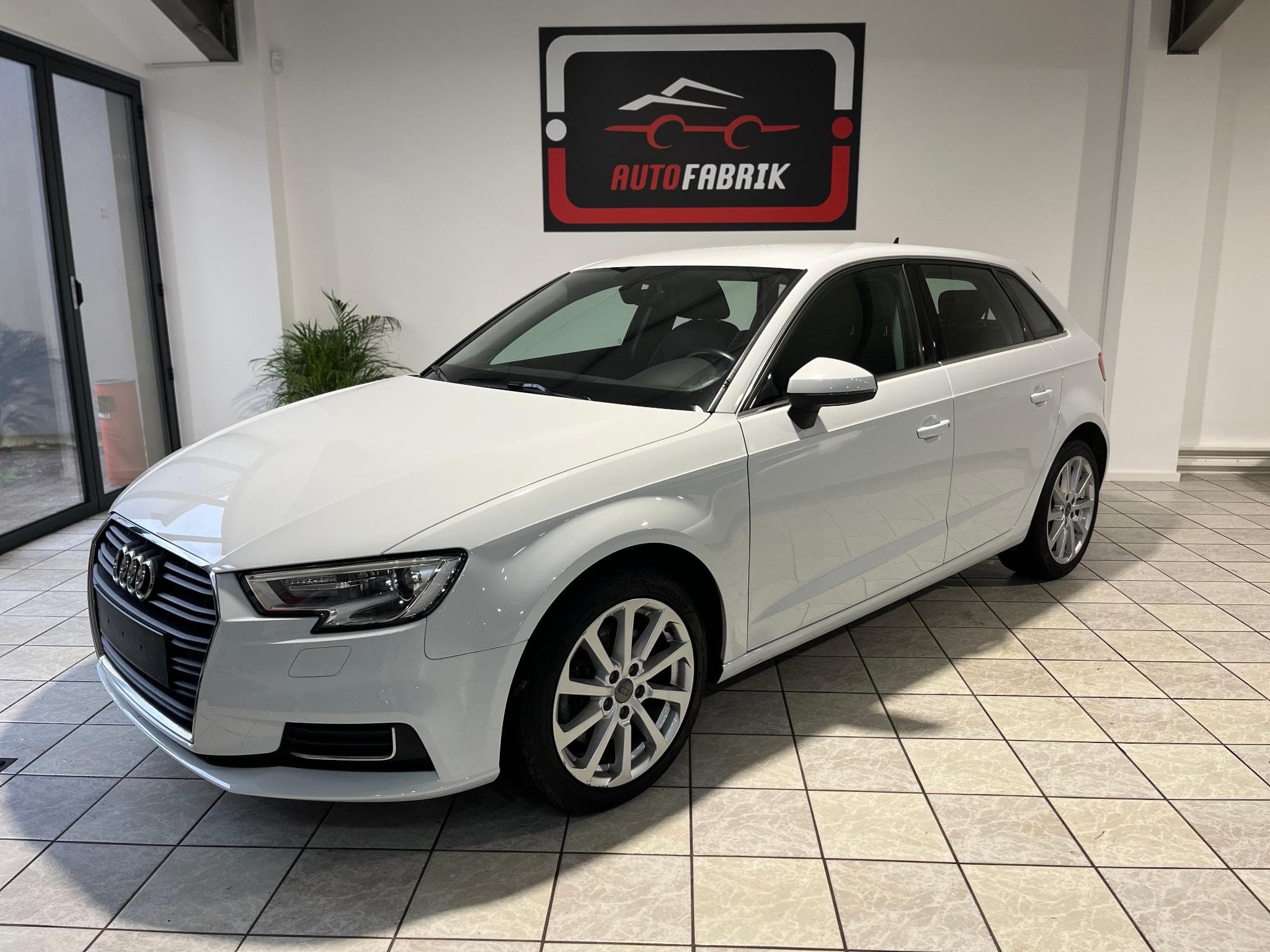 Audi A3 SPORTBACK 35 TDi Design S tronic (2019) - Photo 1