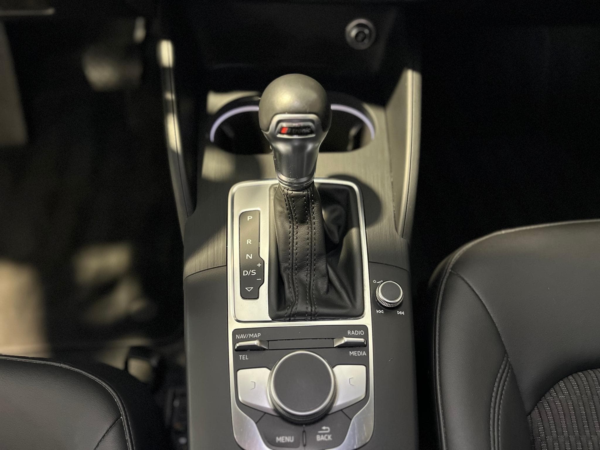 Audi A3 SPORTBACK 35 TDi Design S tronic (2019) - Photo 14