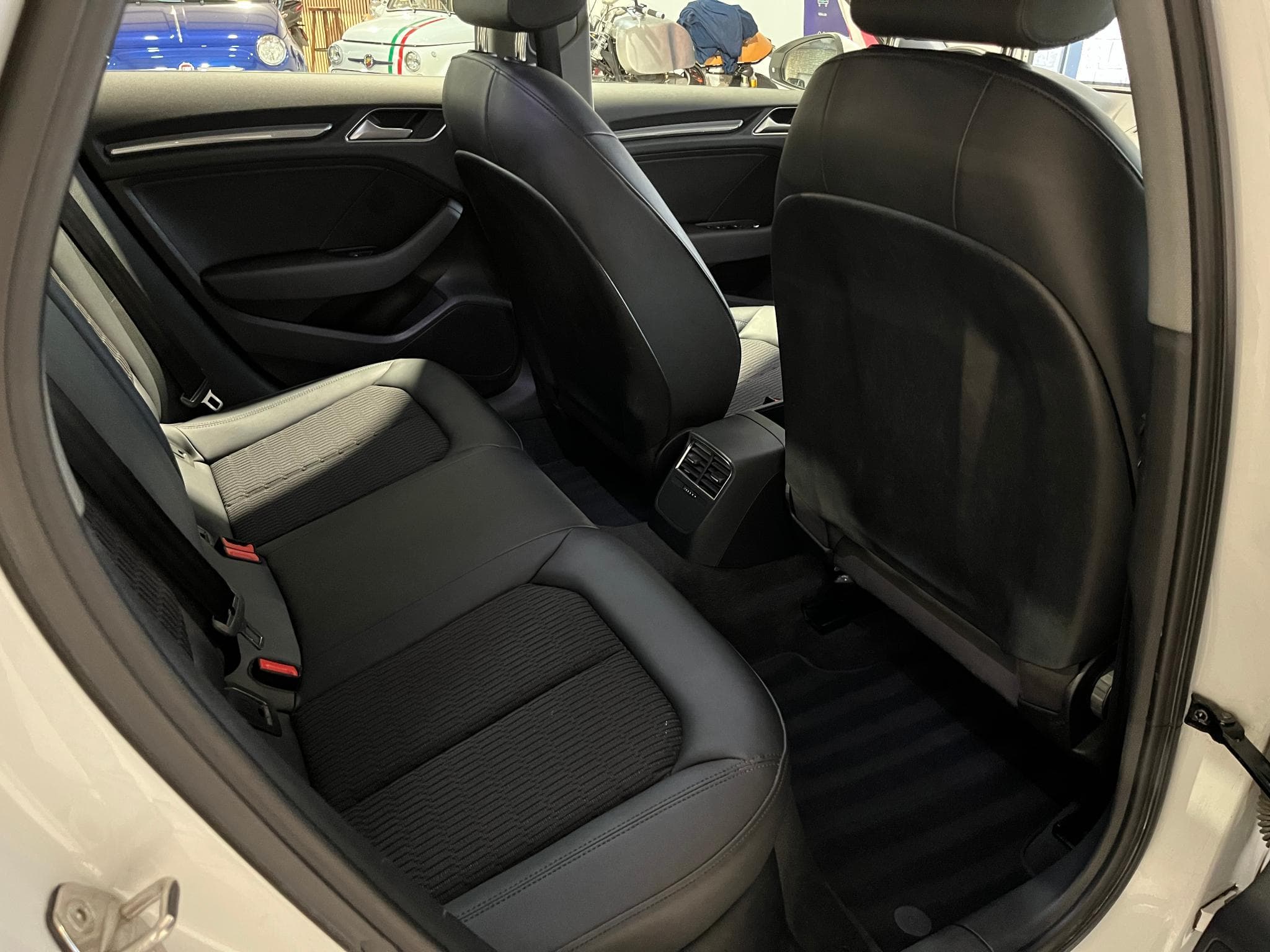 Audi A3 SPORTBACK 35 TDi Design S tronic (2019) - Photo 16