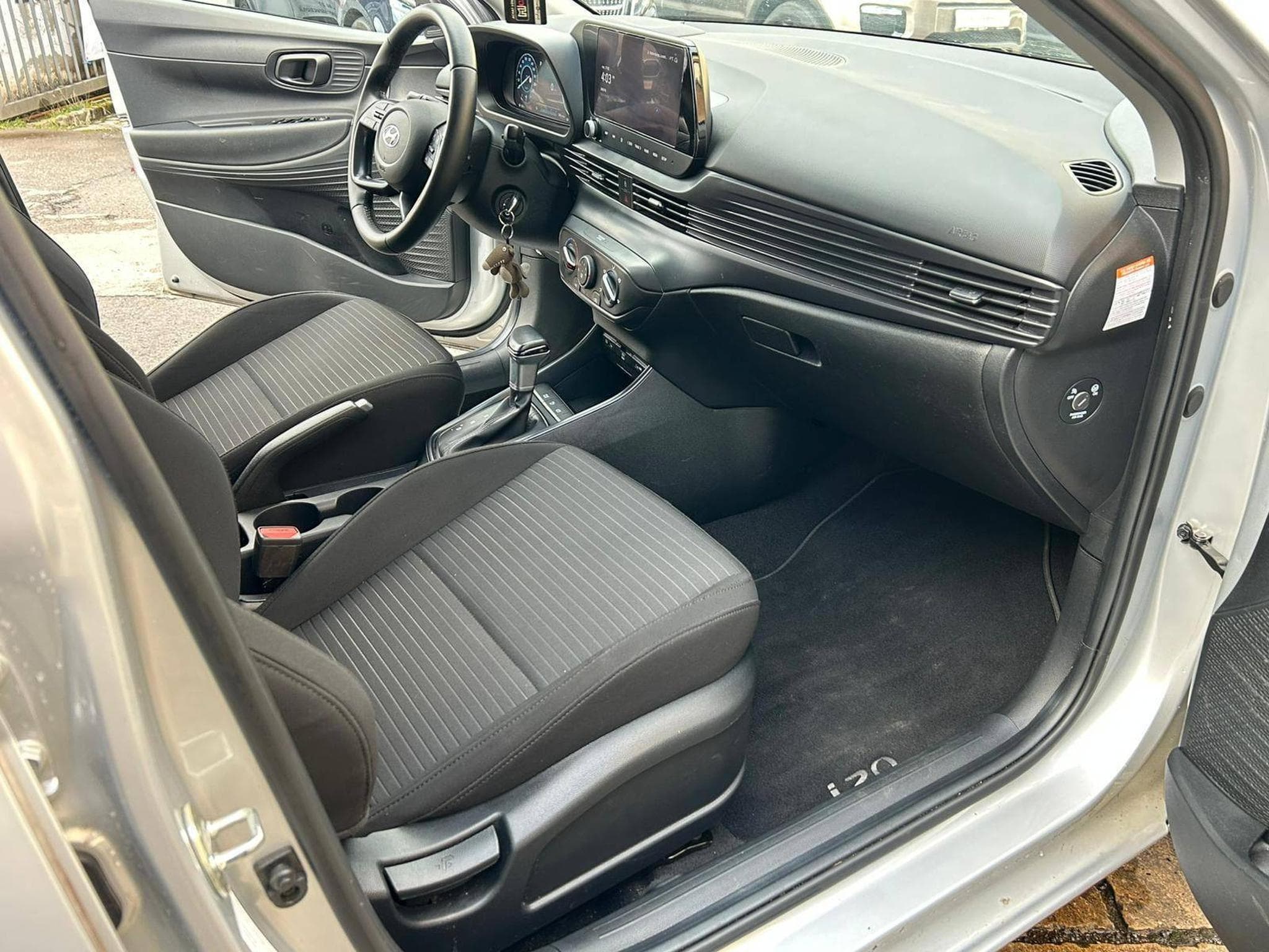 Hyundai i20 1.0 AUTOMATIQUE (2022) - Foto 13