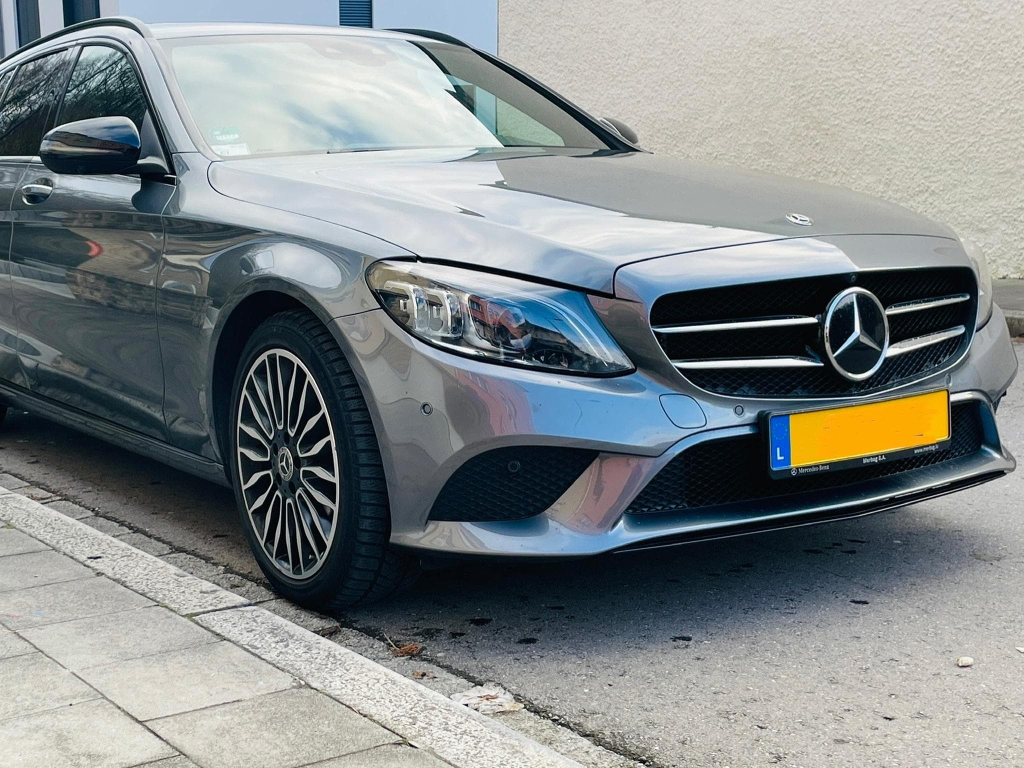 Mercedes C 300 T Avantgarde Night Edition (2019) - Photo 4