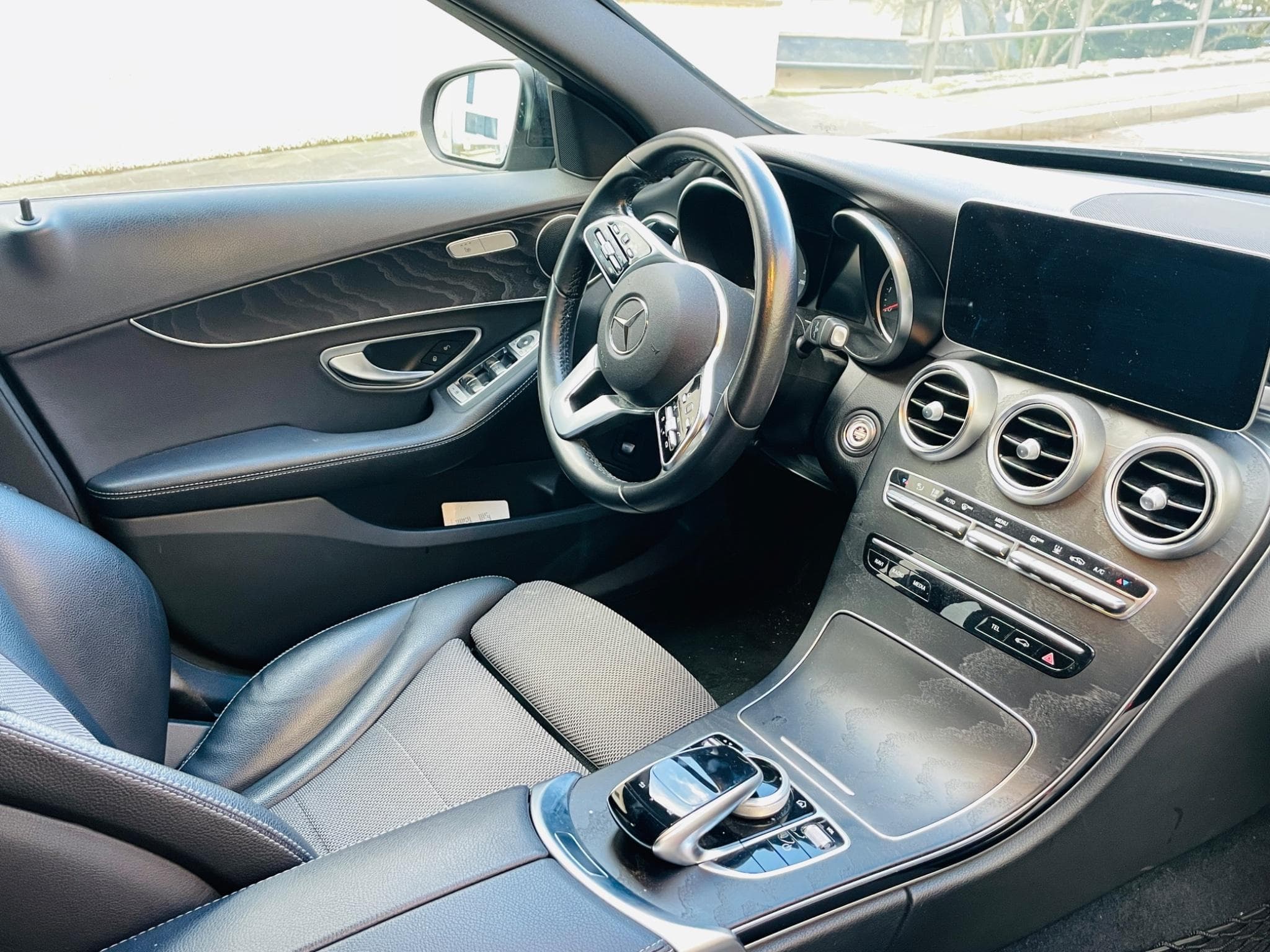Mercedes C 300 T Avantgarde Night Edition (2019) - Photo 7