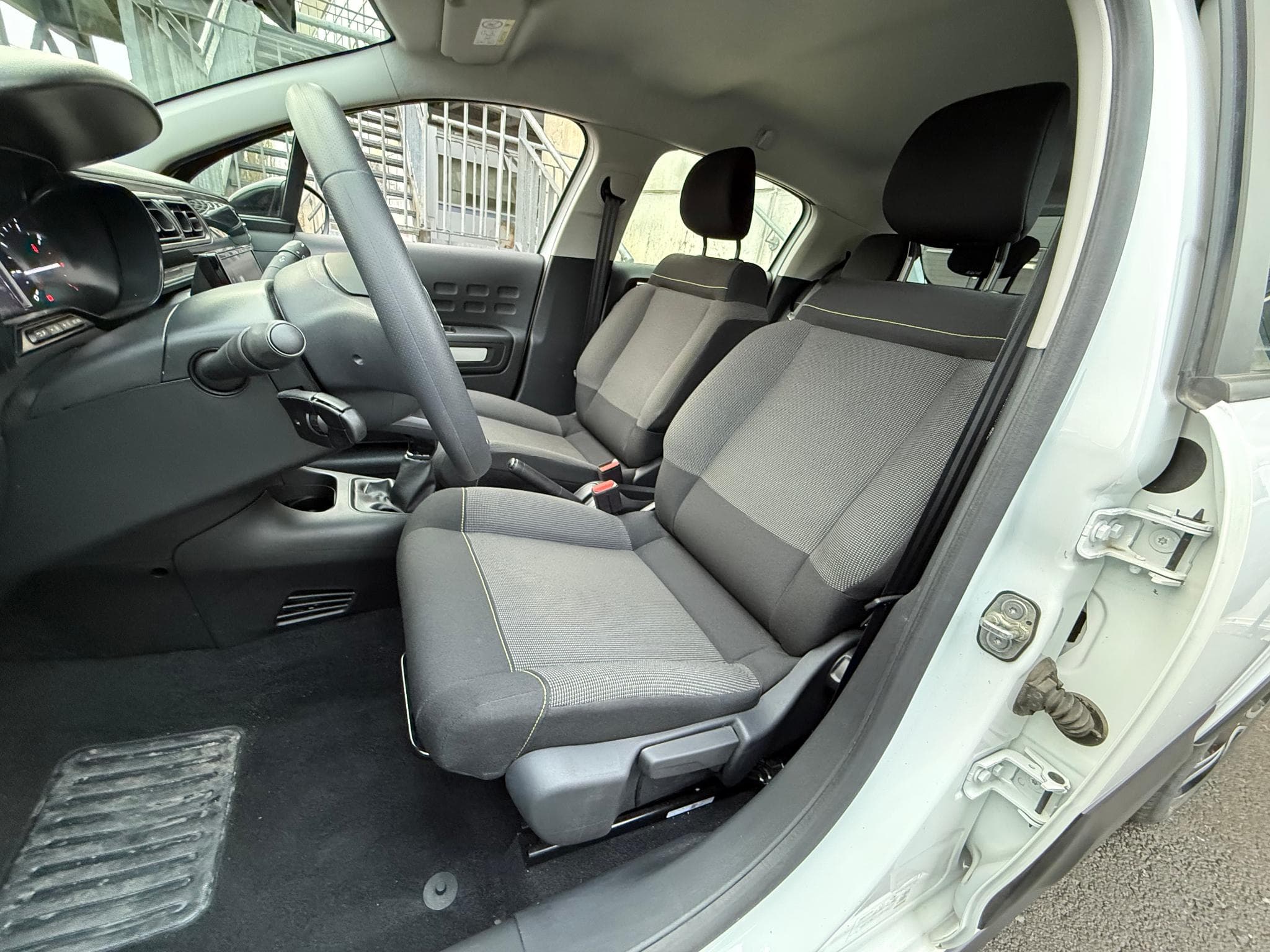Citroën C3 1.2 PURETECH 83 PLUS (2024) - Photo 5