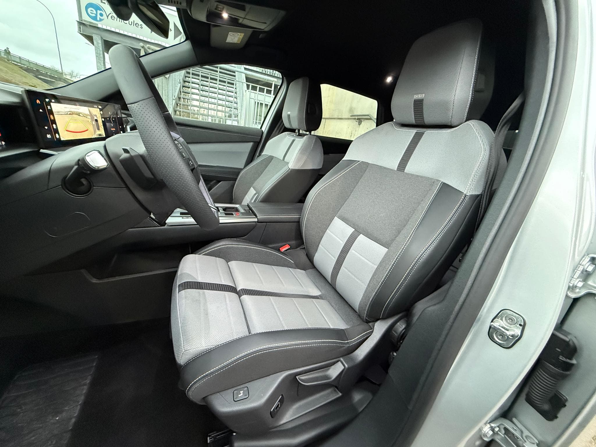 Opel Grandland 1.2 HYBRID 145 DCT6 GS (2025) - Foto 5