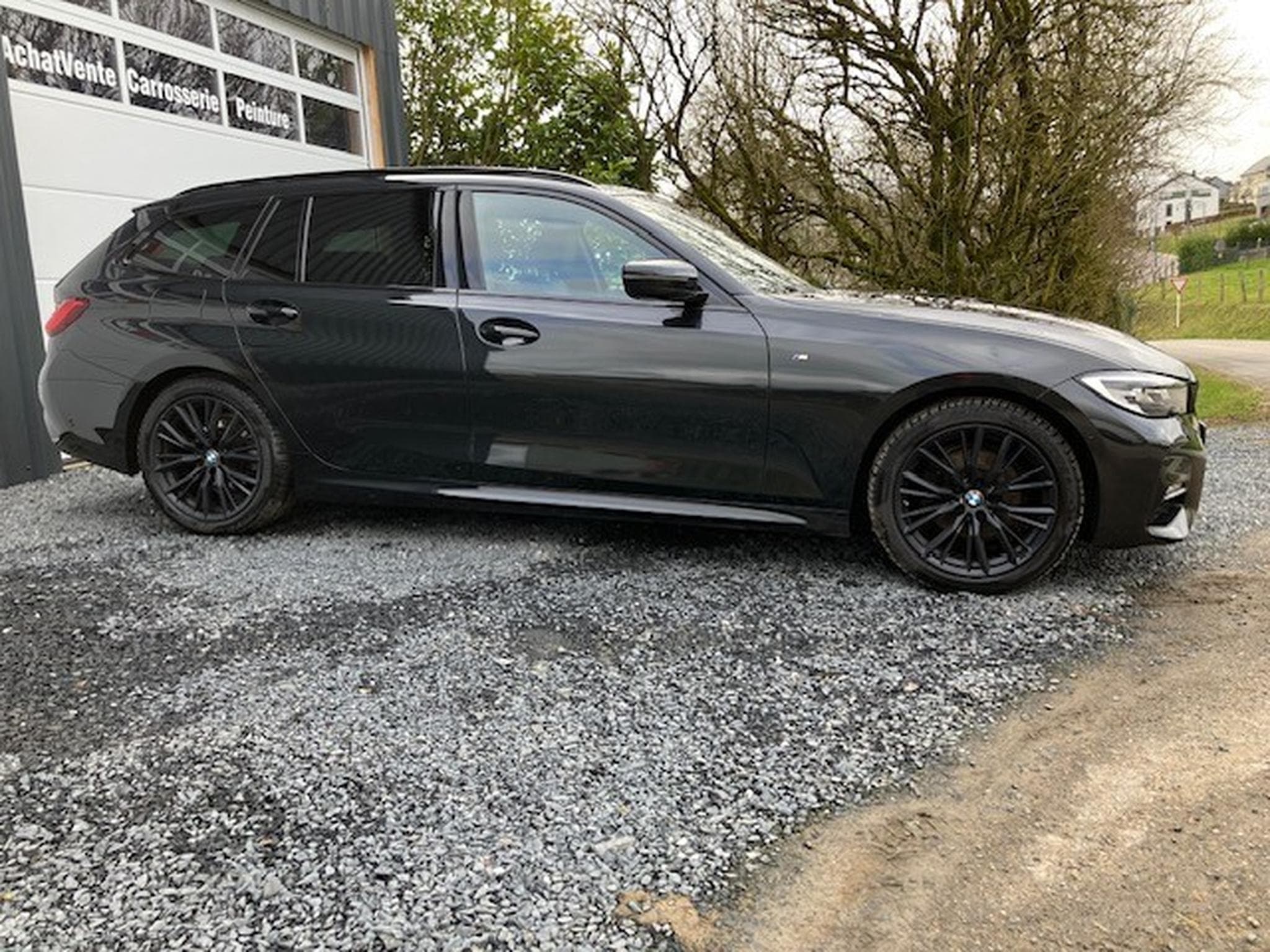 BMW 320 touring X drive (2020) - Foto 2