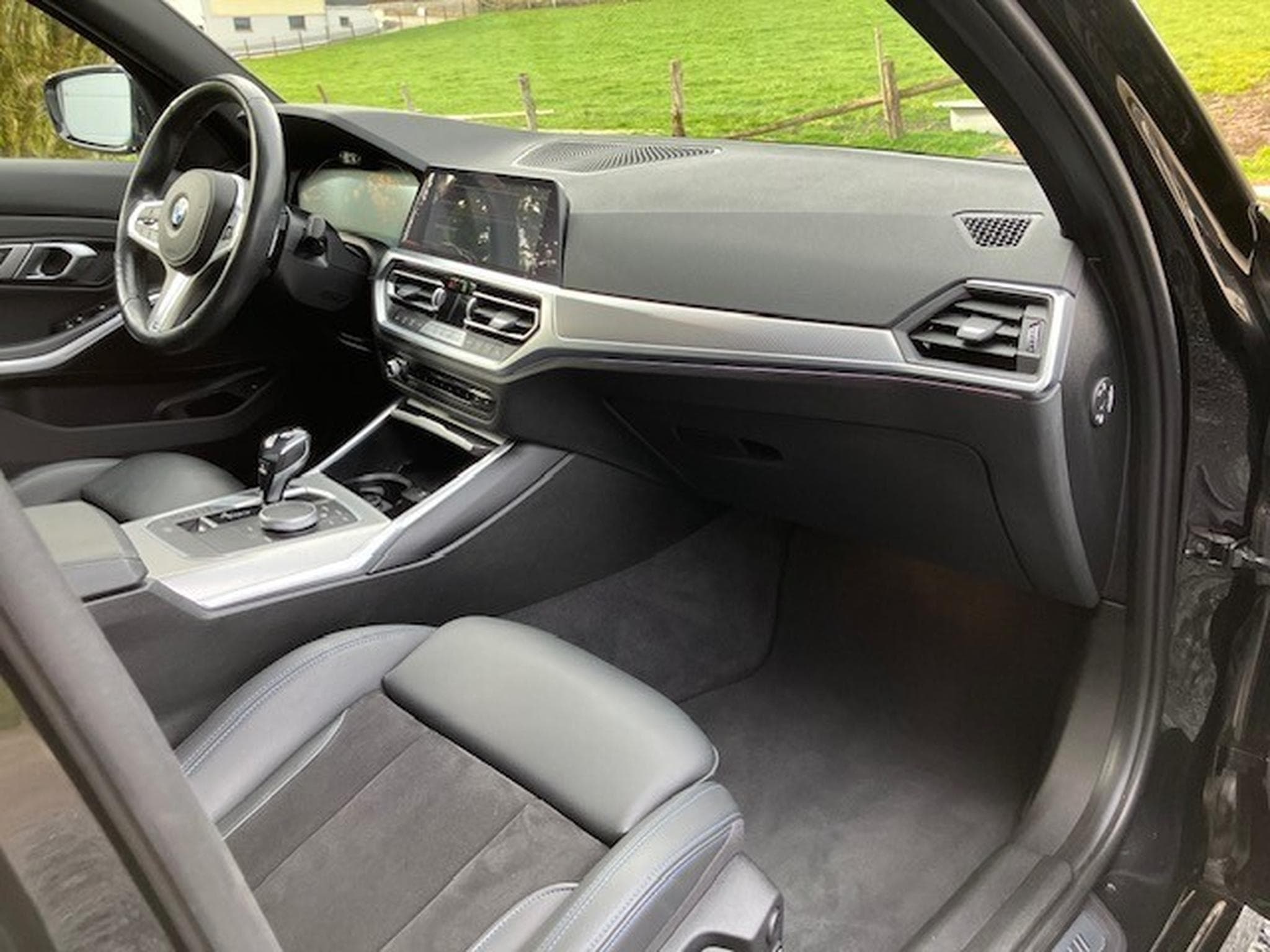 BMW 320 touring X drive (2020) - Foto 24