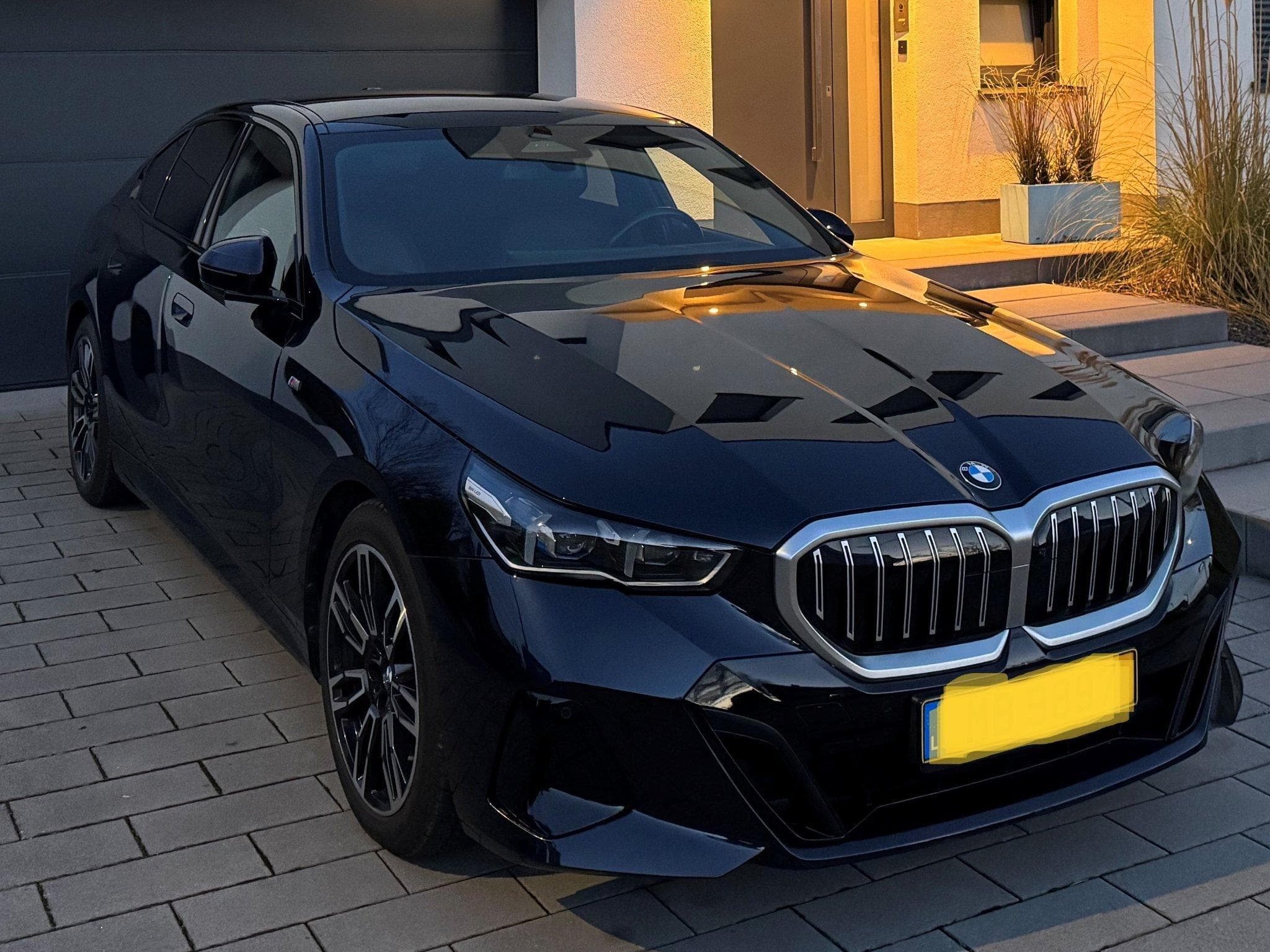 BMW 520 sport M (2024) - Foto 4