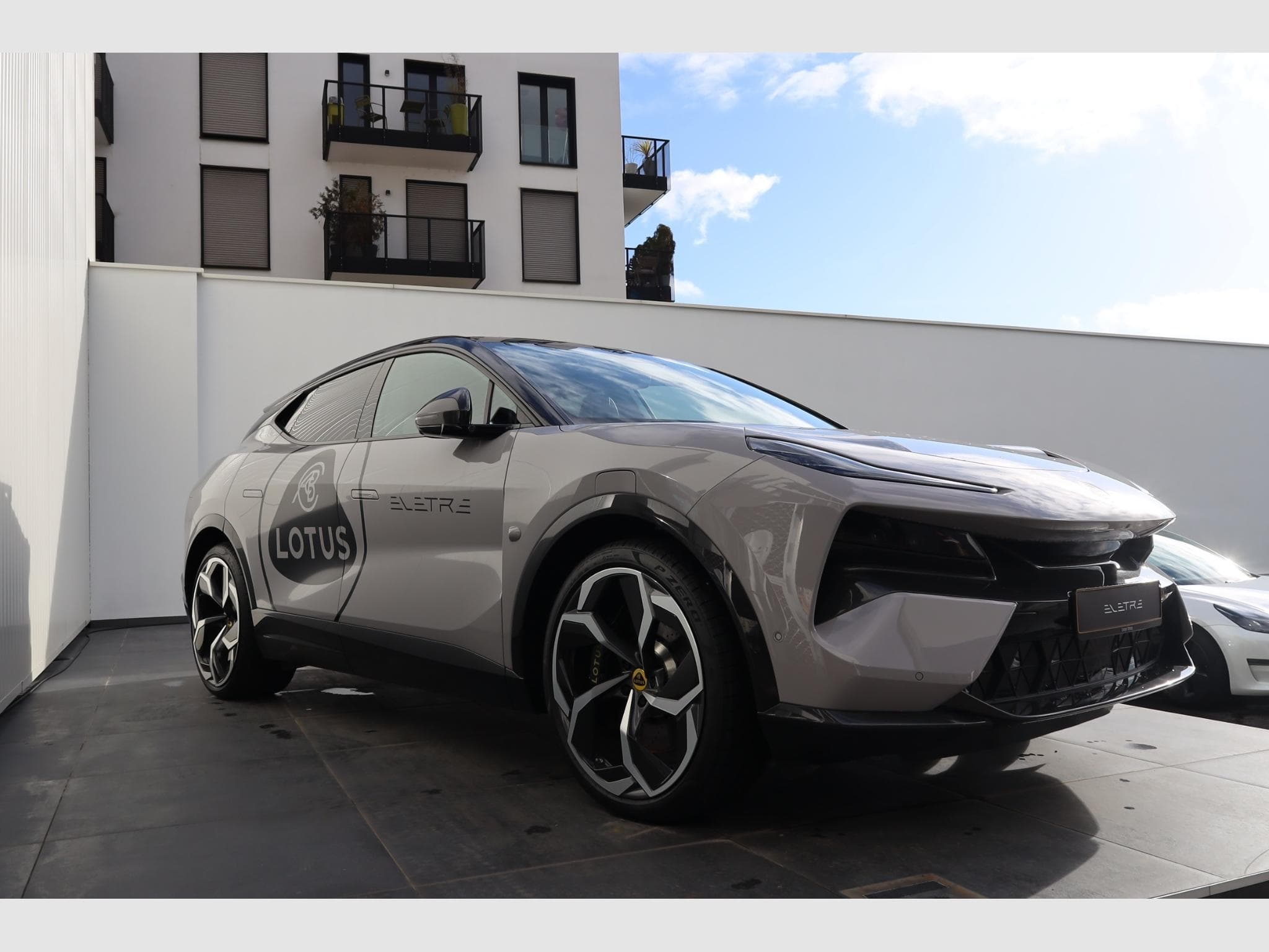 Lotus Eletre R (2024) - Photo 8