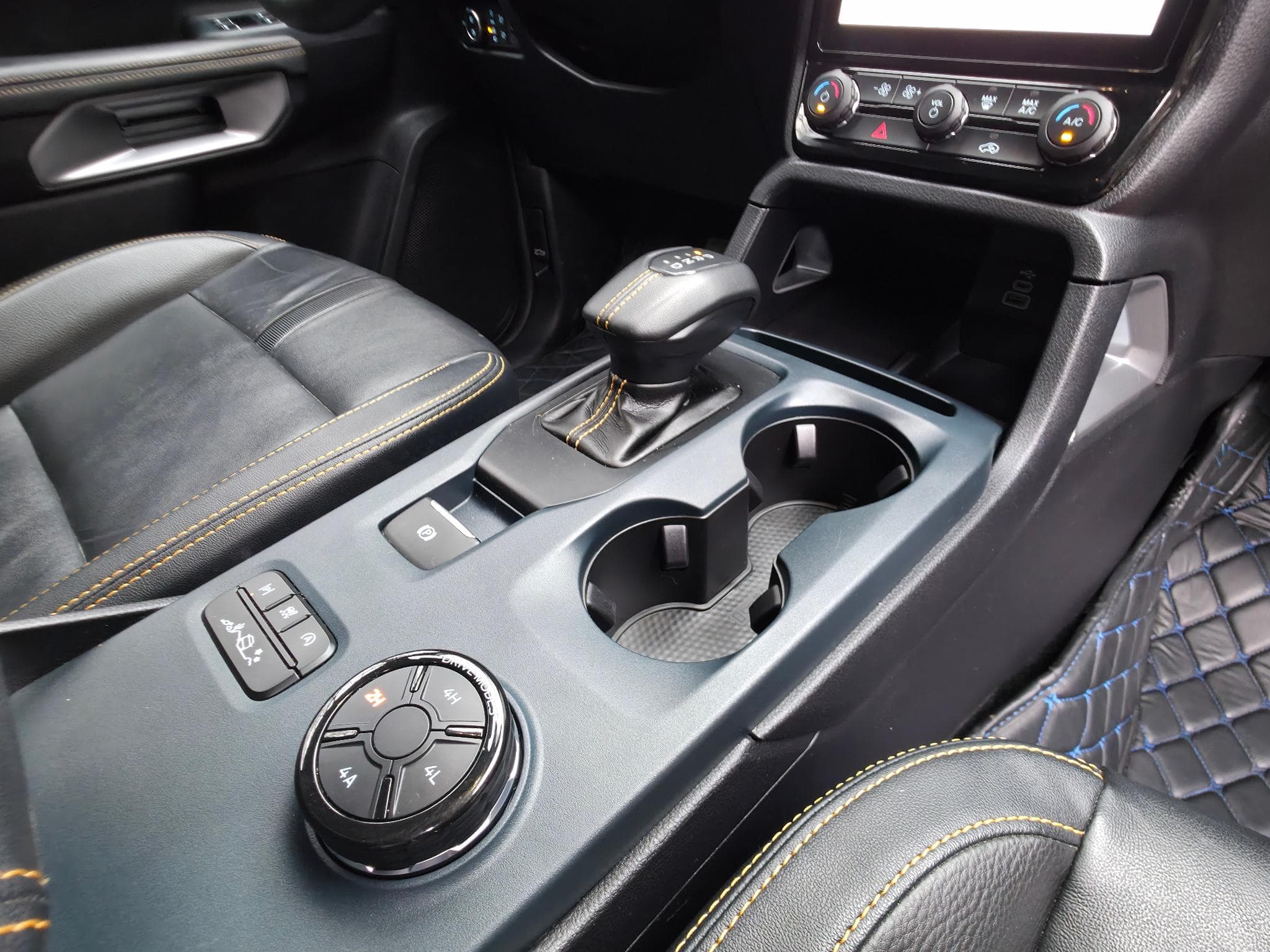 Ford Ranger 2.0 ecoblue WILDTRAK (2023) - Photo 10