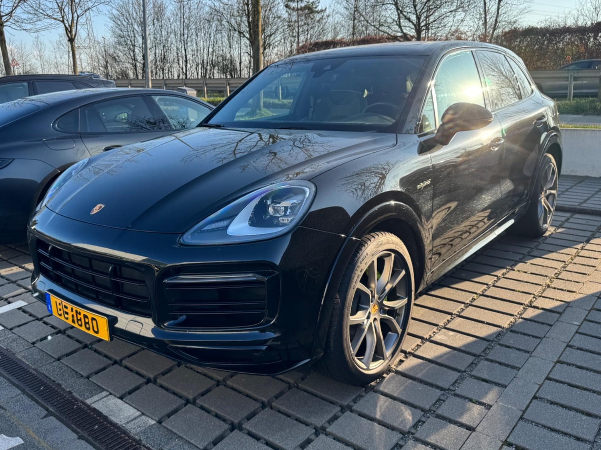 Porsche Cayenne E-Hybride Platinum Edition (2023) - Photo 1