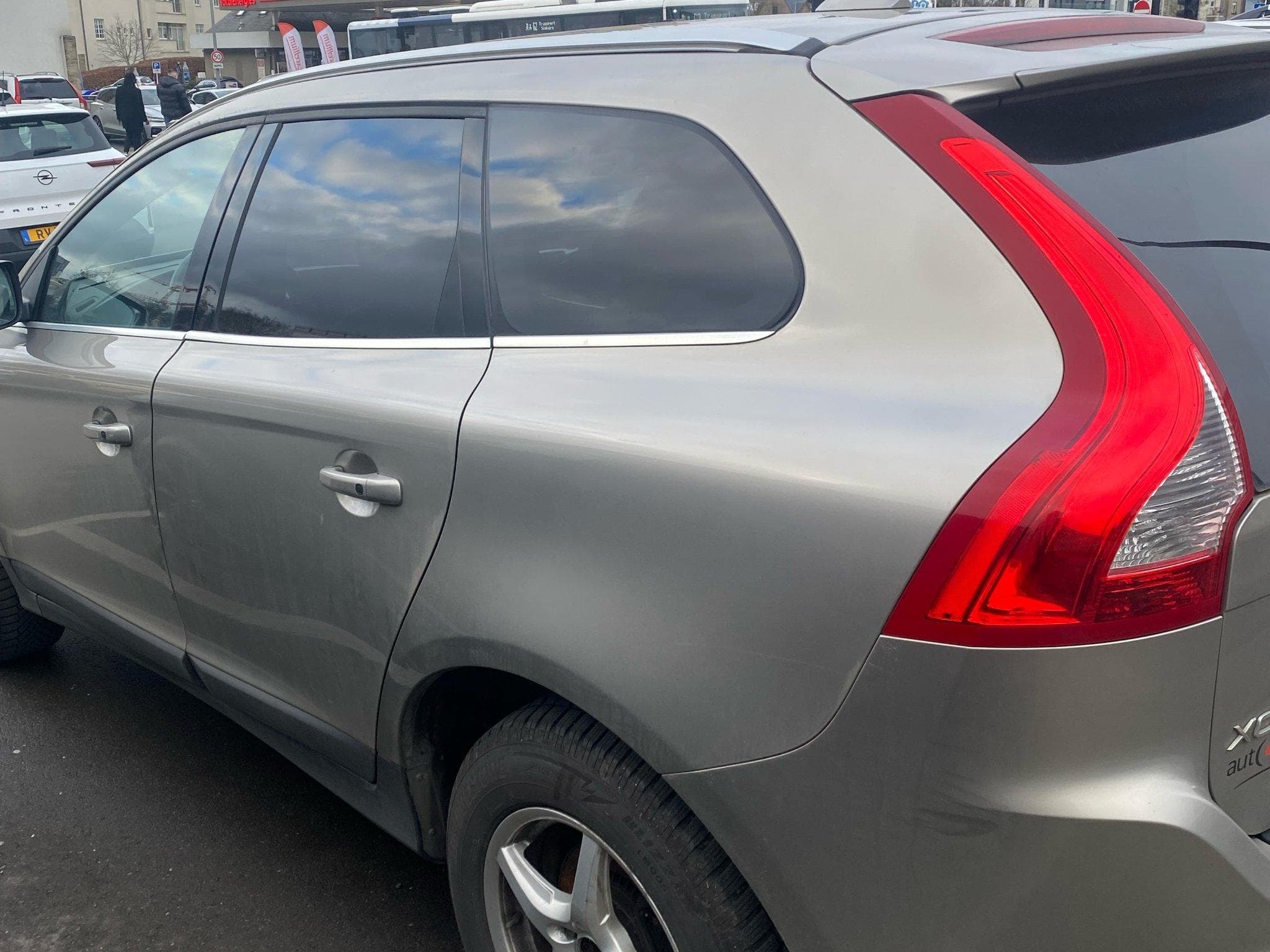 Volvo XC60 D5 AWD Summun (2013) - Foto 3