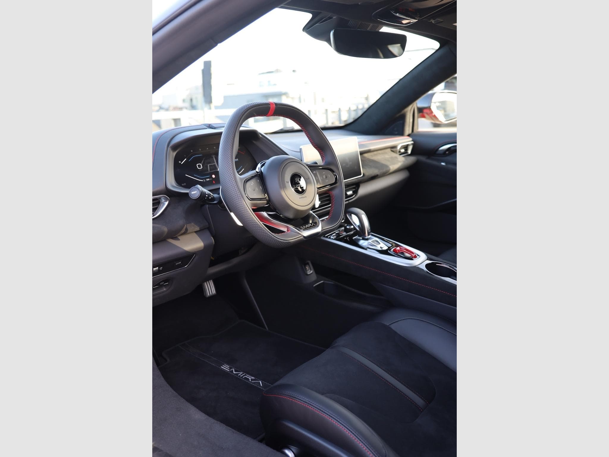 Lotus Emira Turbo SE (2026) - Photo 9