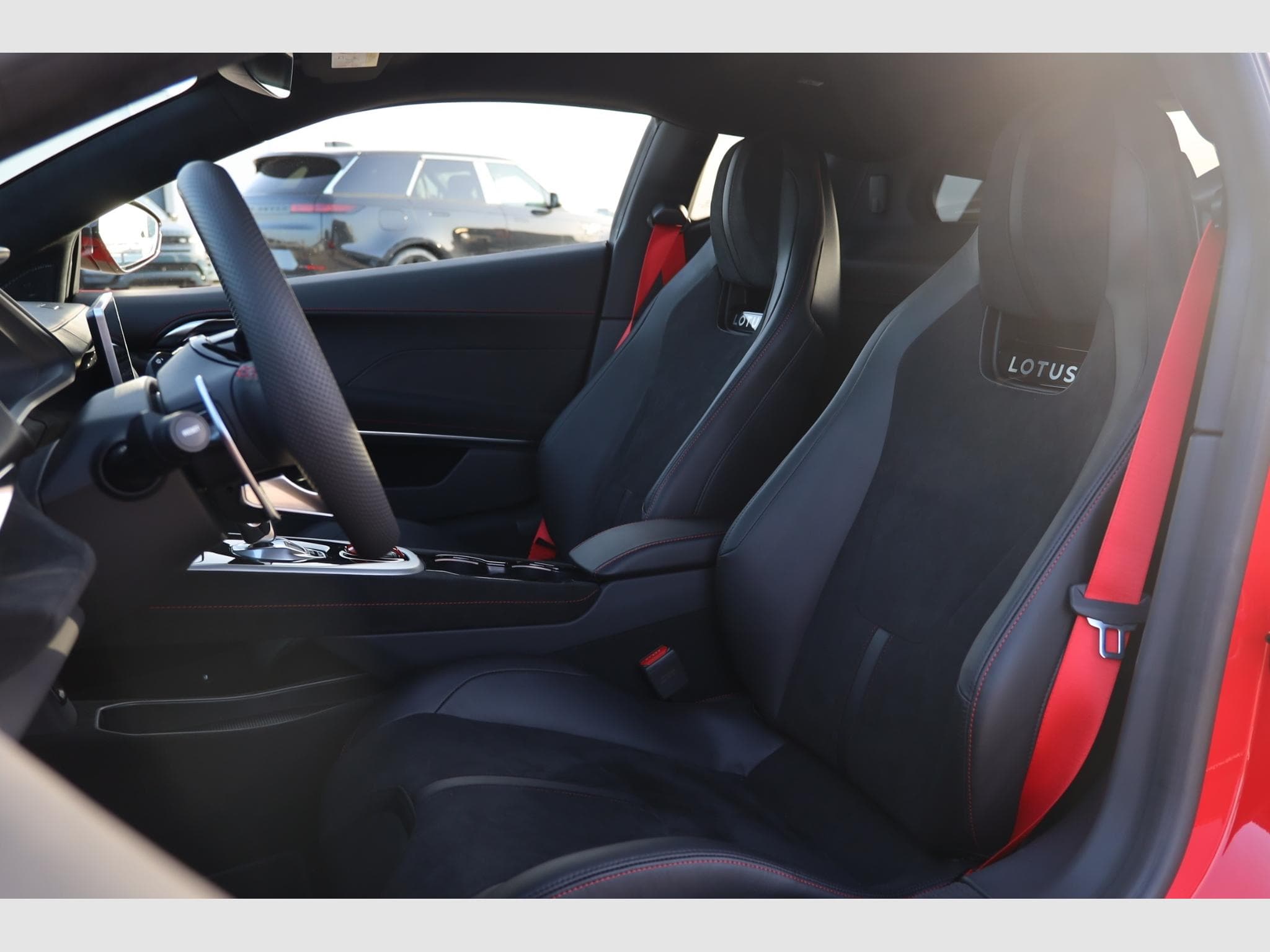 Lotus Emira Turbo SE (2026) - Photo 10