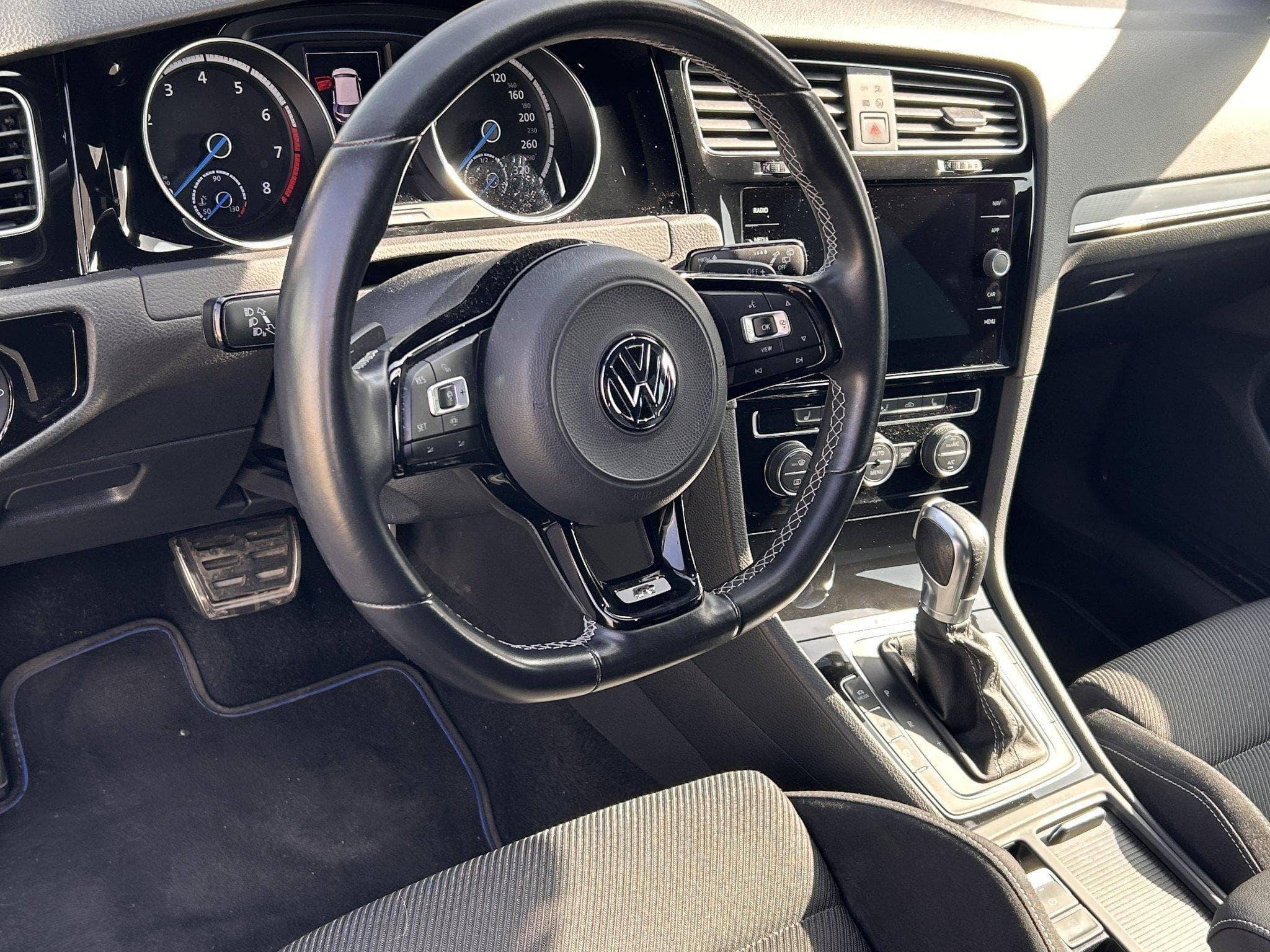 VW Golf Golf "R" (2019) - Foto 10