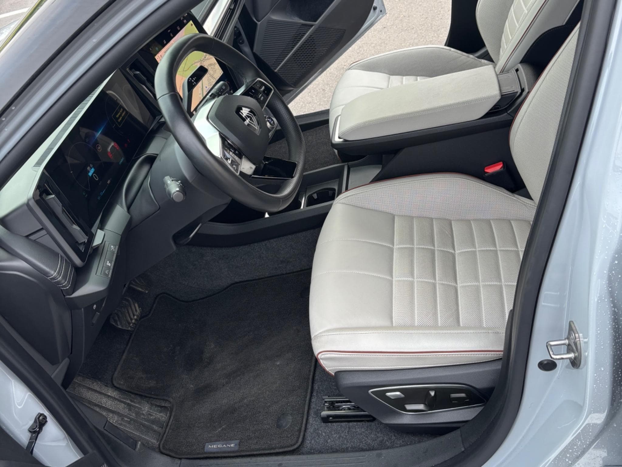 Renault Megane e-tech Iconic Optimum Charge (2022) - Foto 11