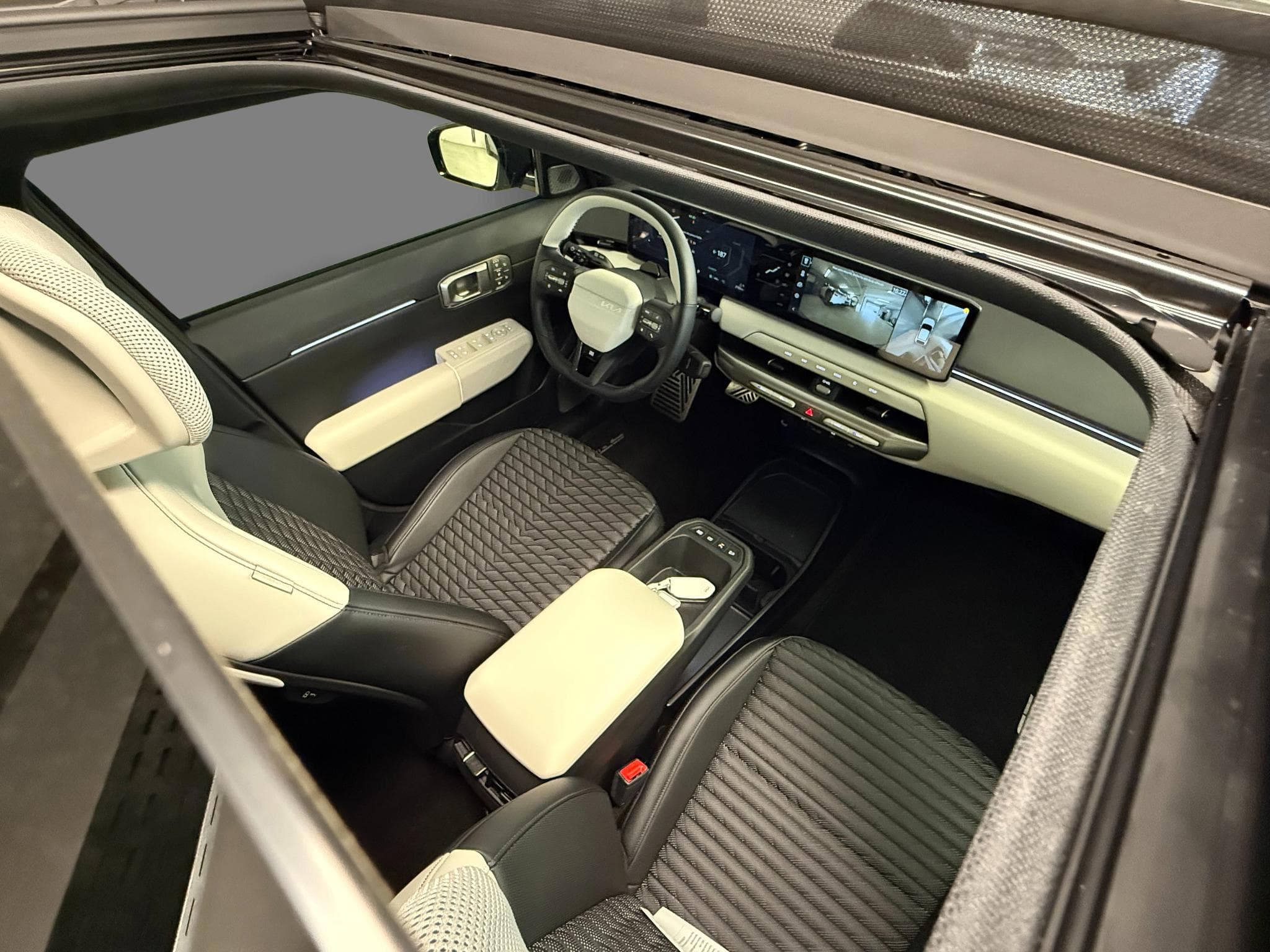 Kia EV4 GT Line 81,4 kWh (2025) - Photo 6