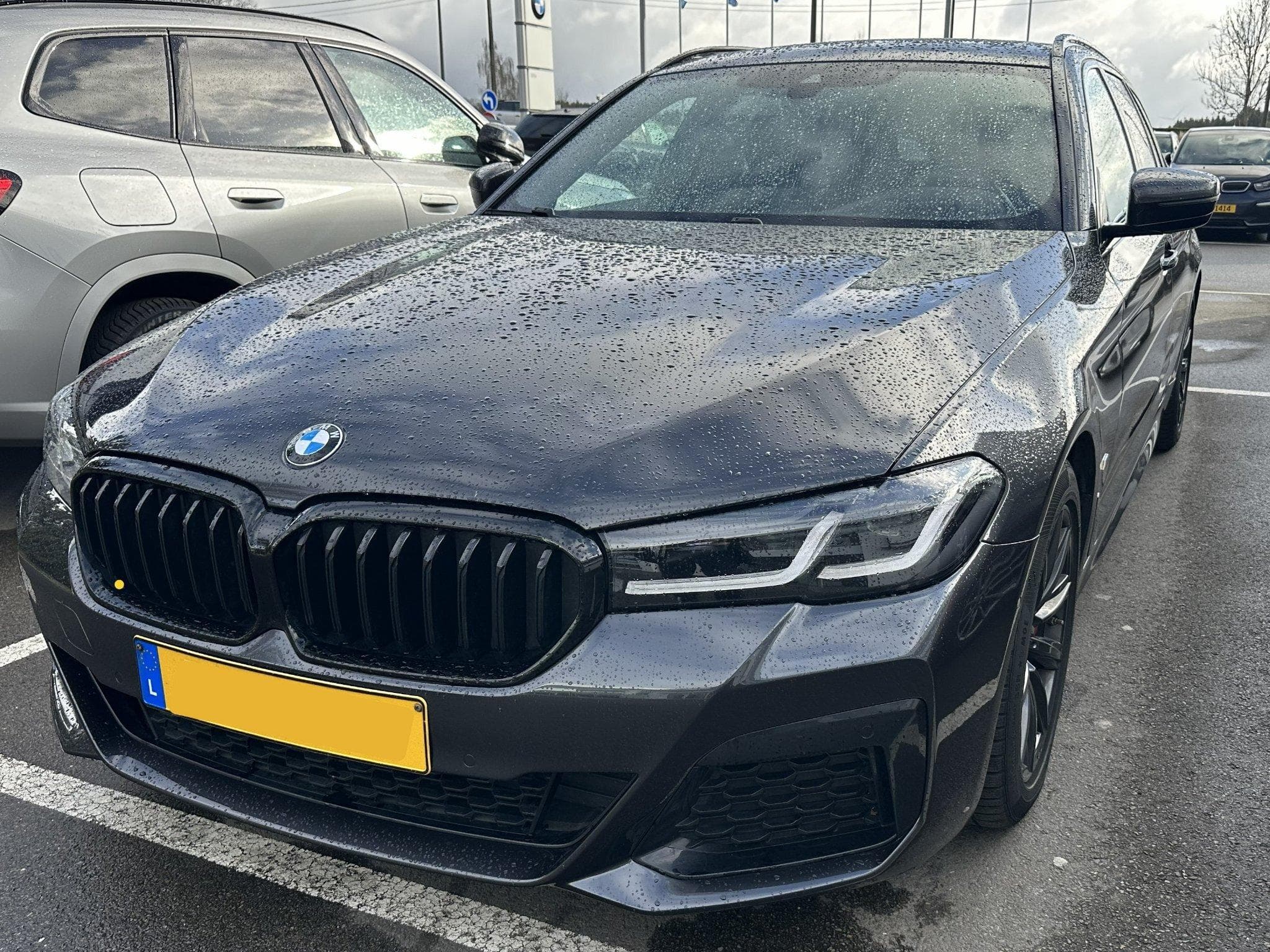 BMW 530 xDrive Touring - Kit M (2022) - Foto 2