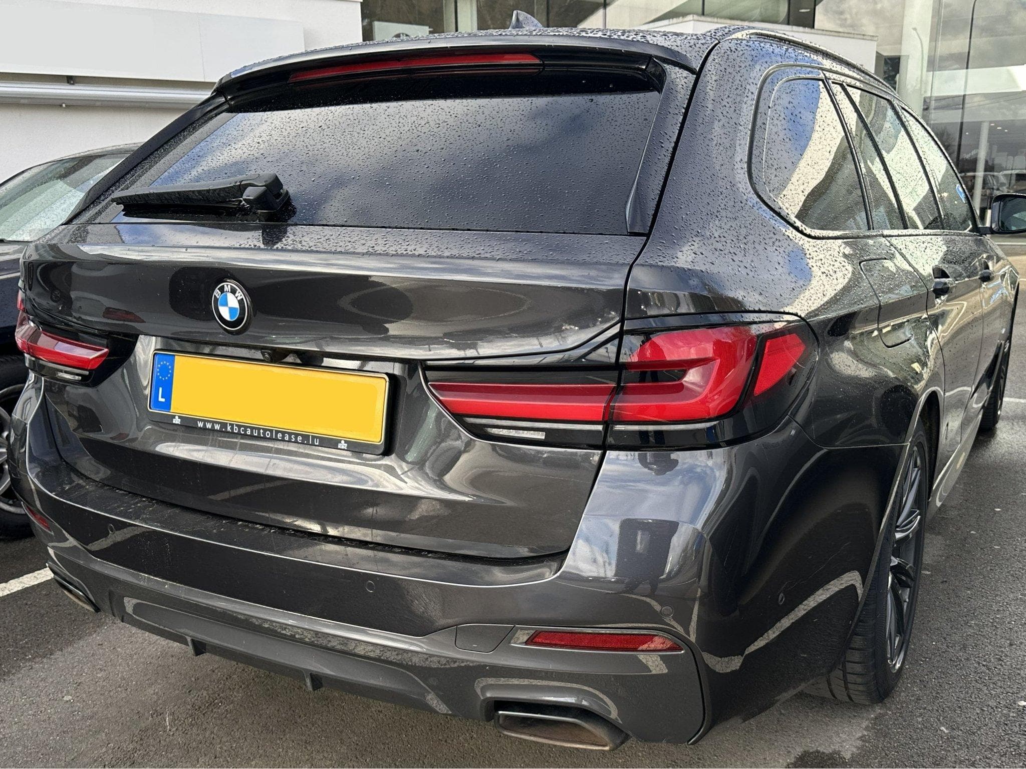 BMW 530 xDrive Touring - Kit M (2022) - Foto 6