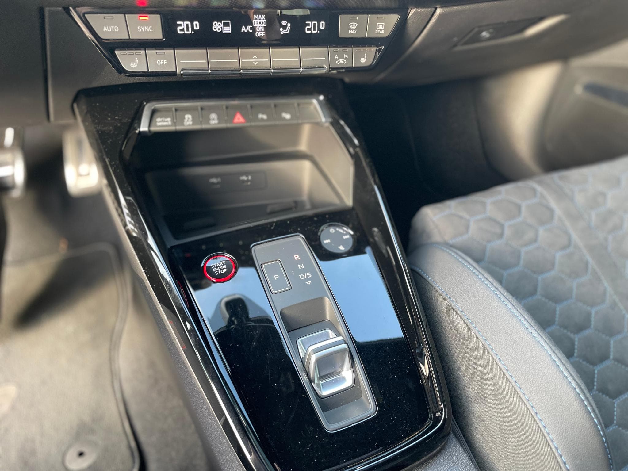 Audi RS3 Performance Edition 1 of 300 2.5 TFSI quattro S-Tronic (2023) - Photo 13