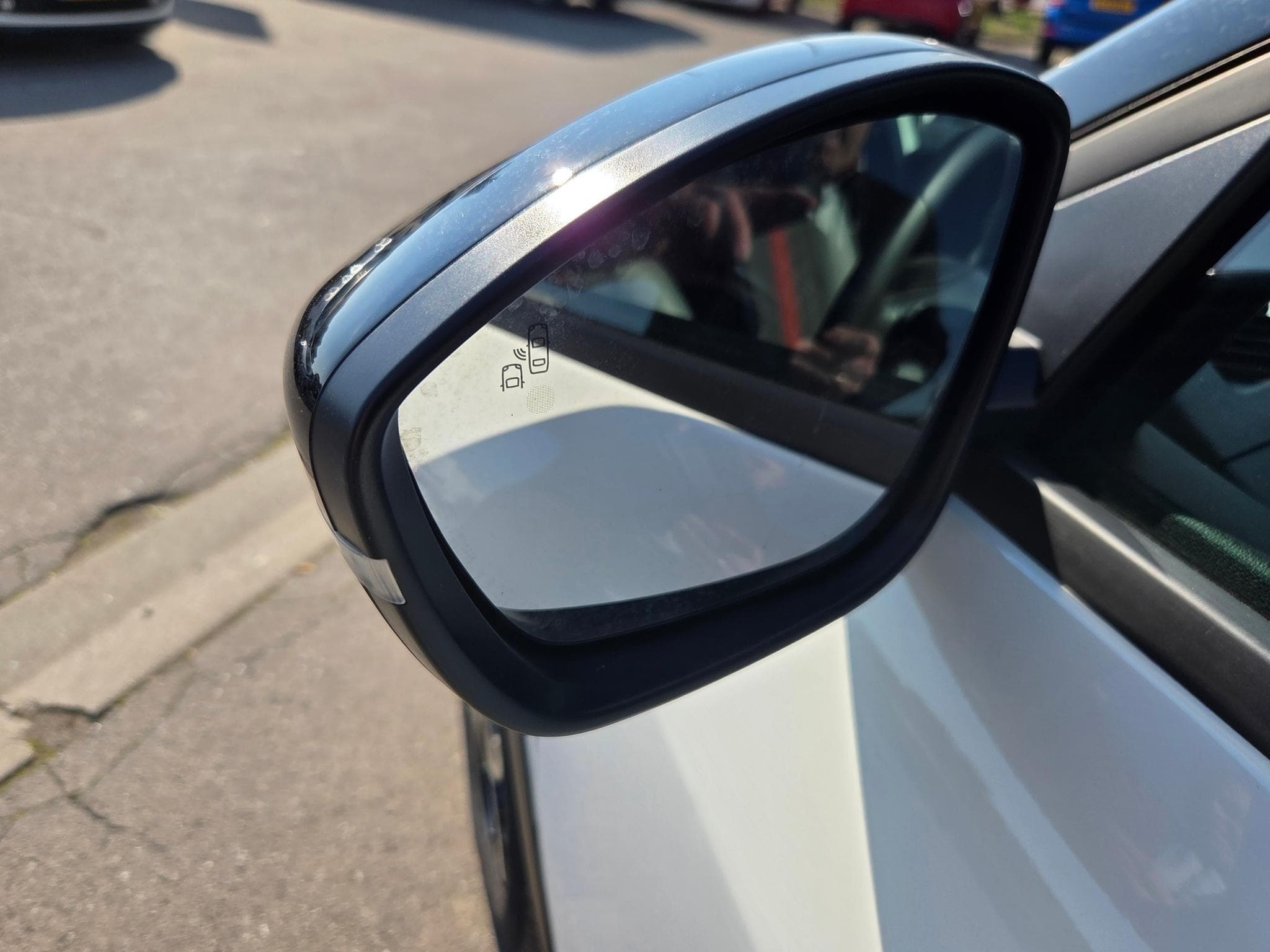 Alfa-Romeo Junior SPECIALE 1.2 HYBRID 145 DCT6 (2025) - Photo 7