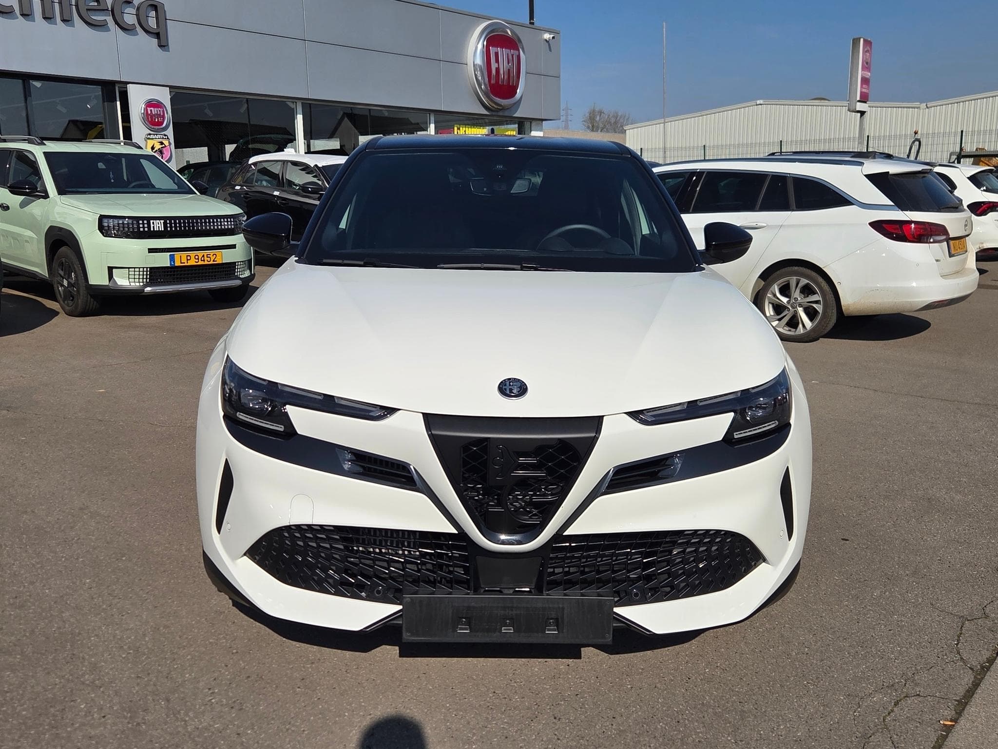 Alfa-Romeo Junior SPECIALE 1.2 HYBRID 145 DCT6 (2025) - Photo 5