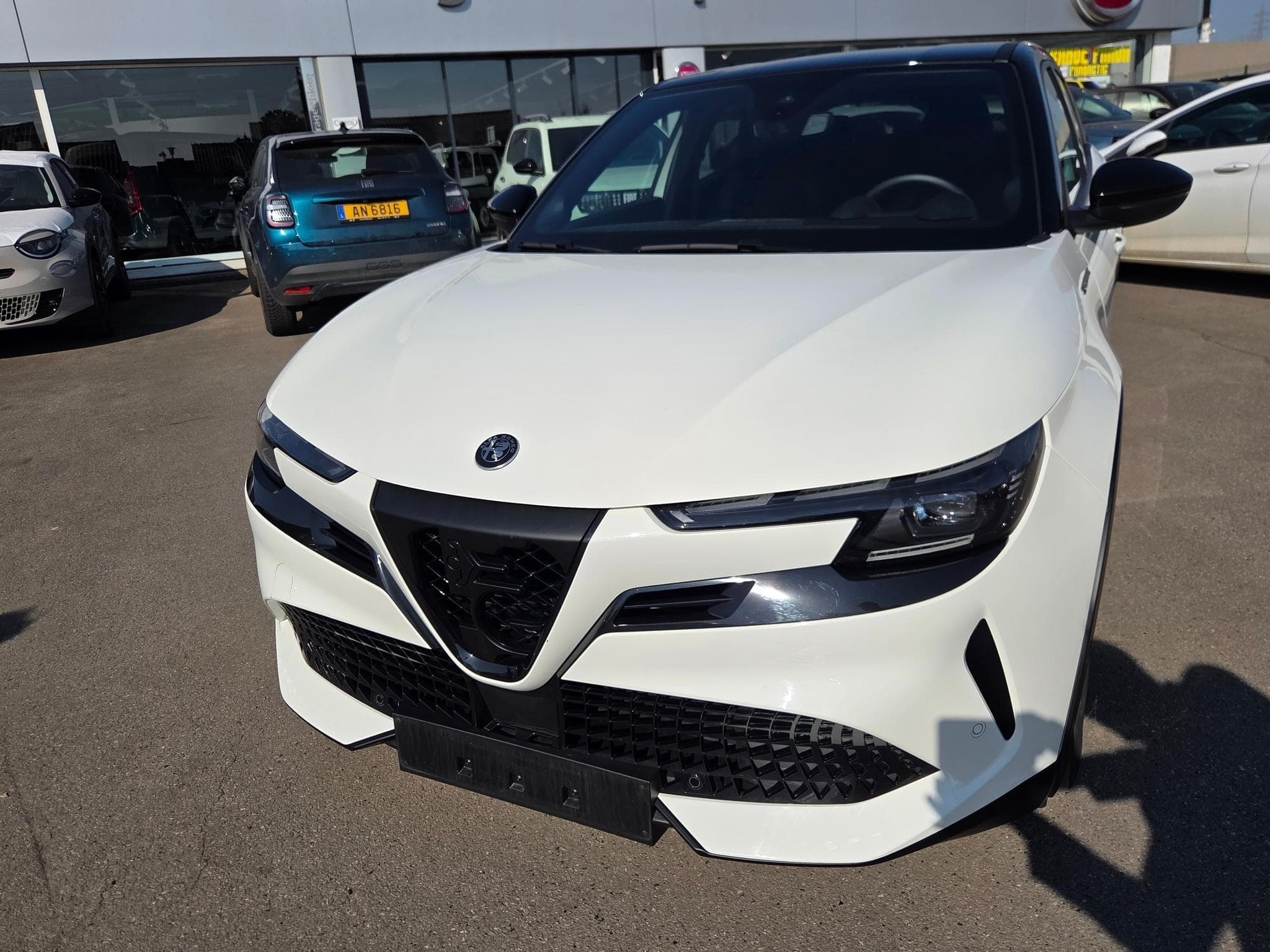 Alfa-Romeo Junior SPECIALE 1.2 HYBRID 145 DCT6 (2025) - Photo 3