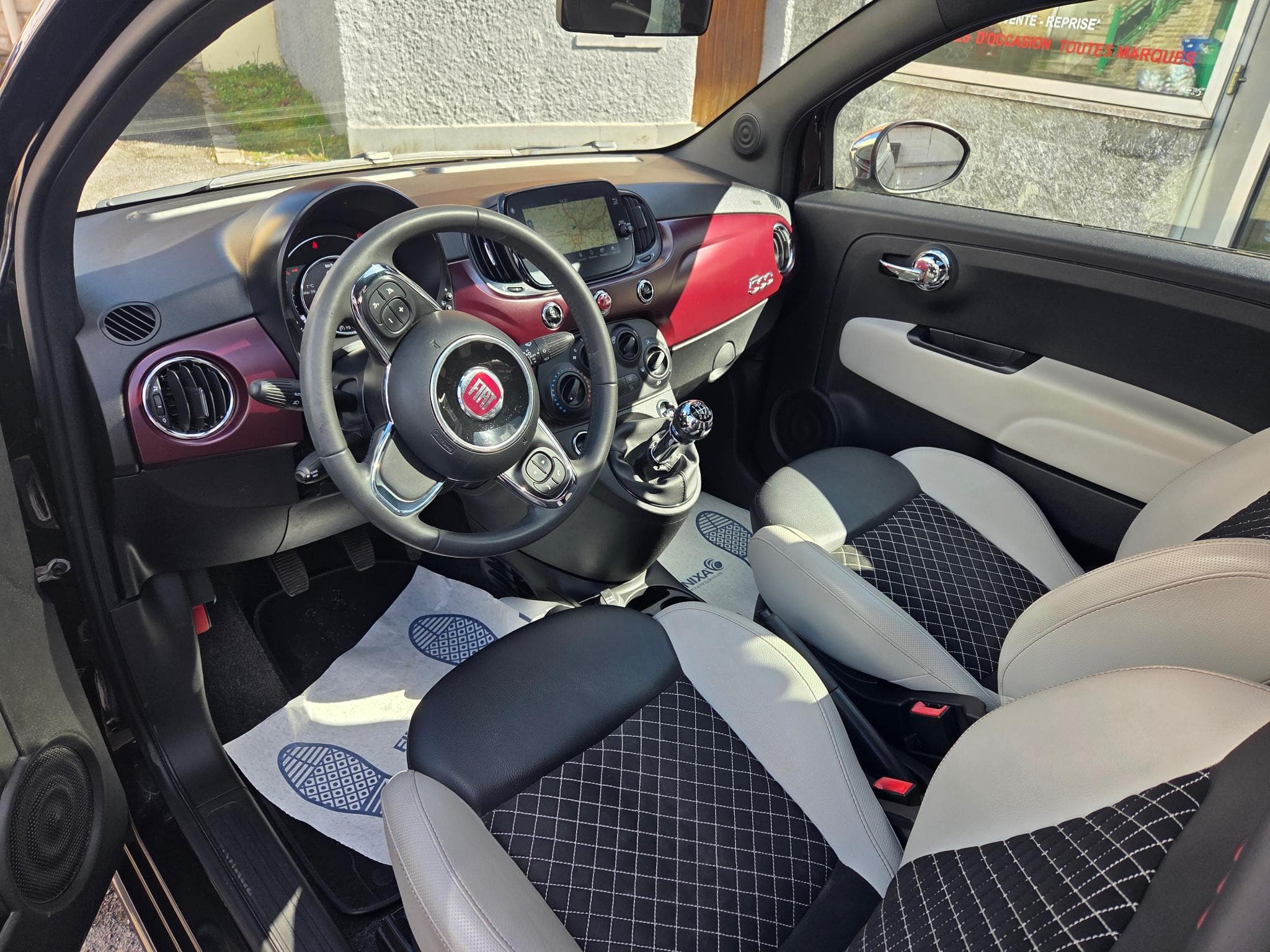 Fiat 500 1.2 ESSENCE PANORAMA NAVIGATION (2019) - Foto 12