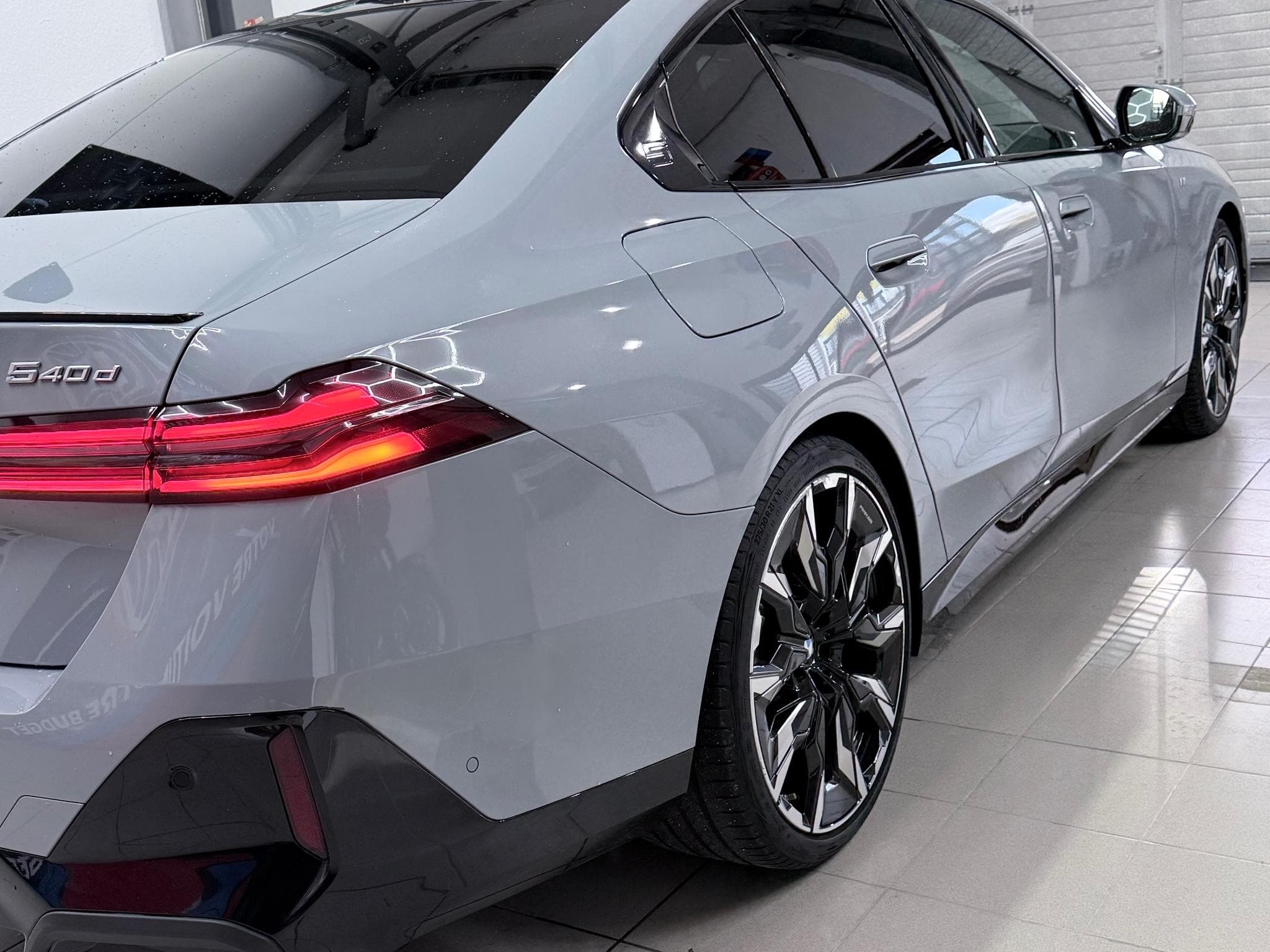 BMW 540 540 D XDRIVE M SPORT (2025) - Photo 5