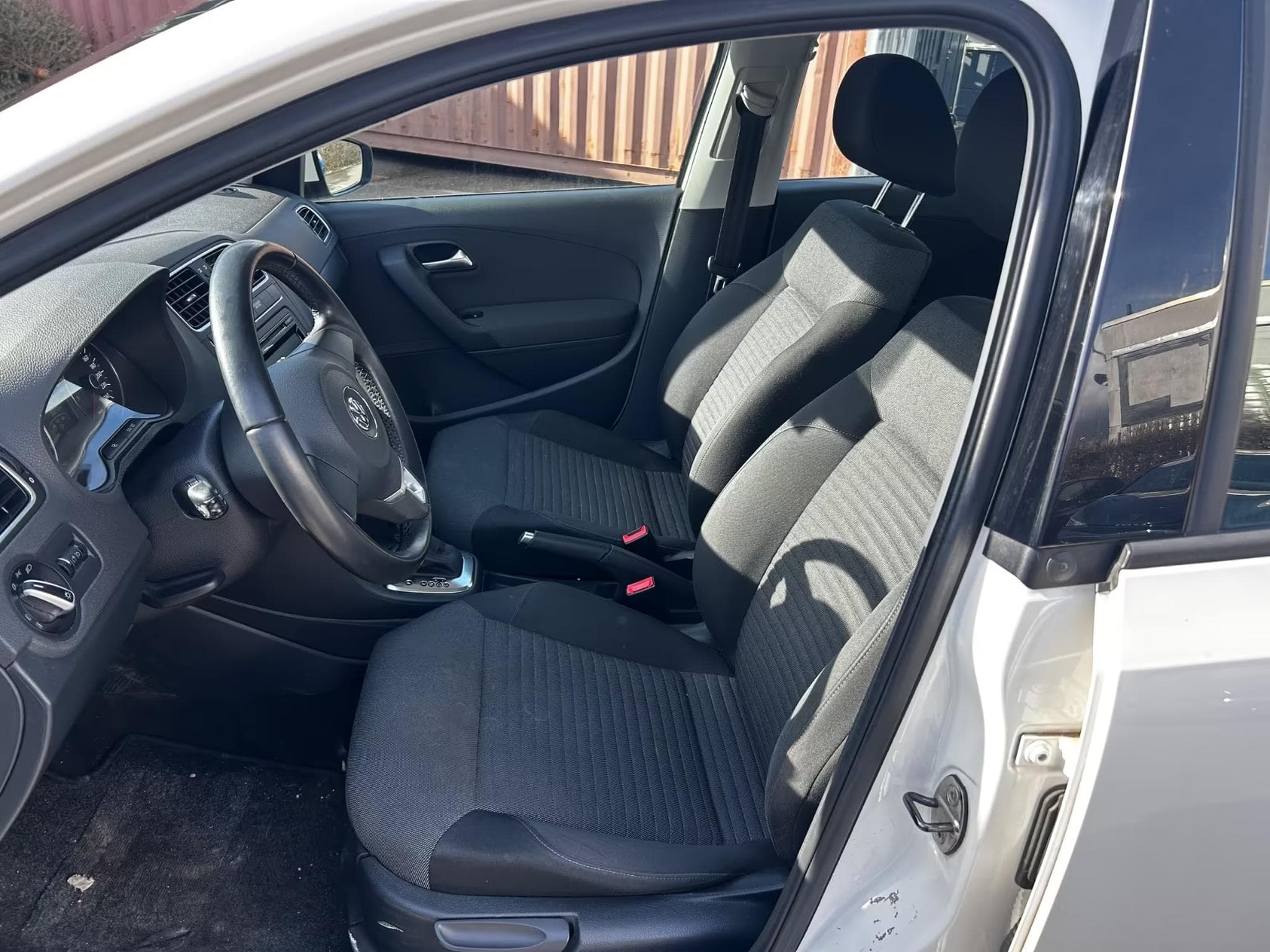 VW Polo 1.2 tsi 90 DSG7 LIFE (2012) - Photo 4