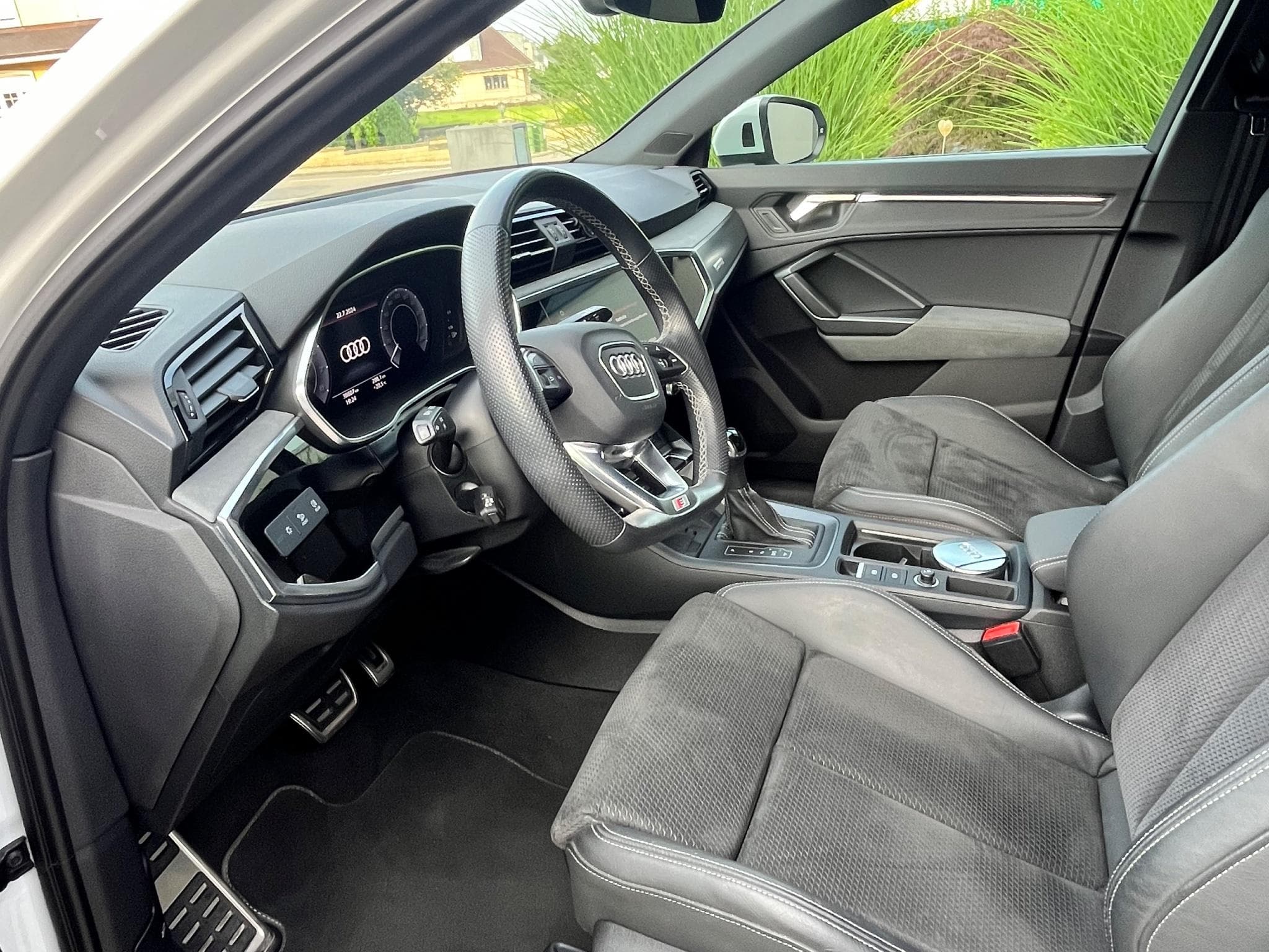 Audi Q3 S-Line, 8-fach bereift, cuir, camera (2021) - Foto 3