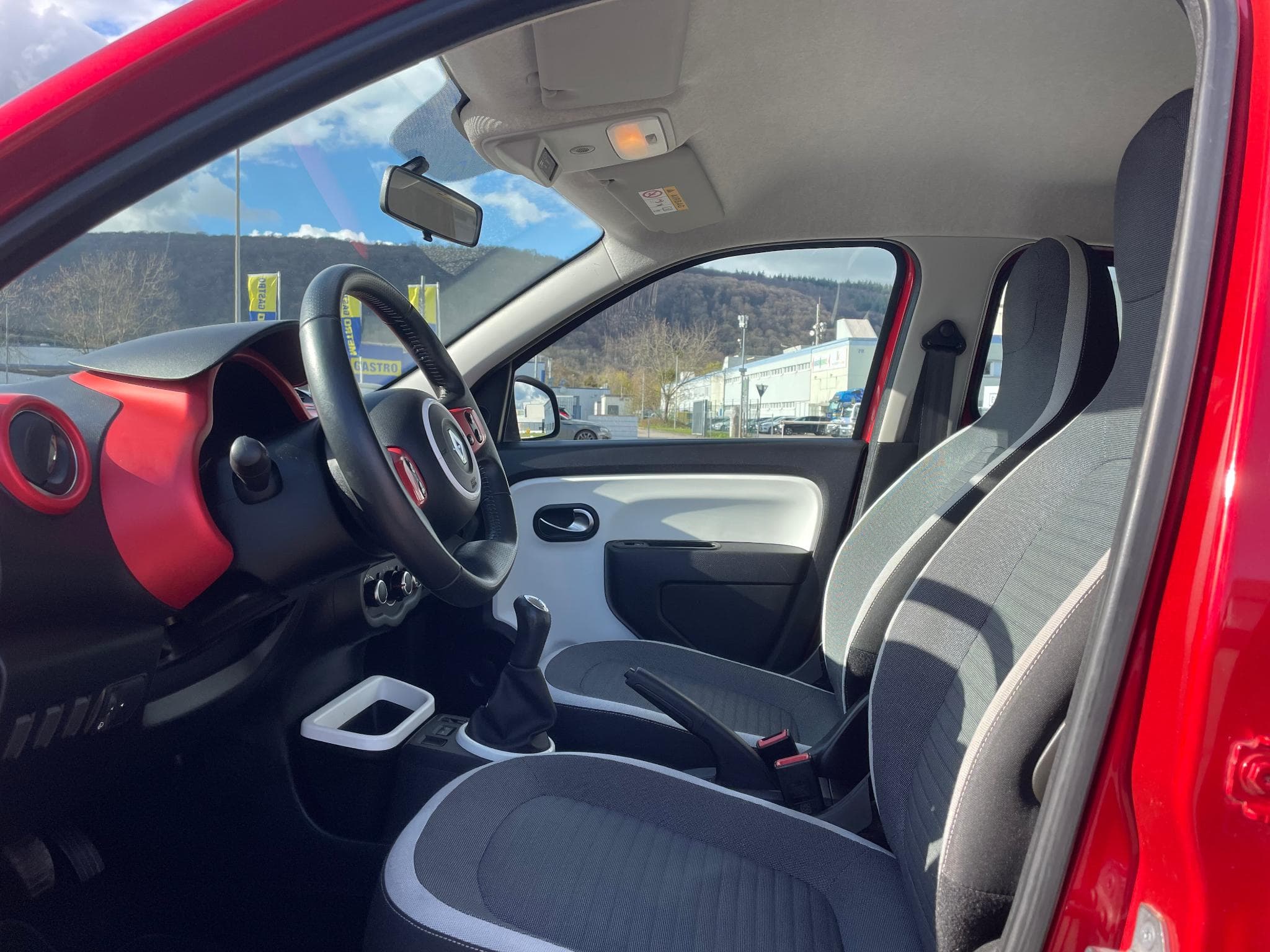 Renault Twingo Twingo1.0/Full service/Clima/63773KM!! (2015) - Photo 16