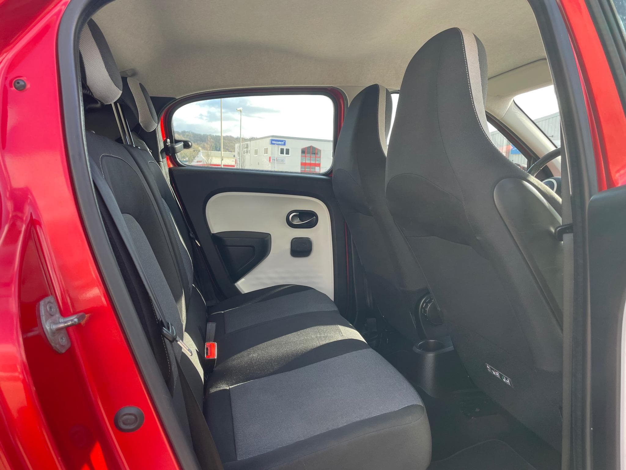 Renault Twingo Twingo1.0/Full service/Clima/63773KM!! (2015) - Photo 19