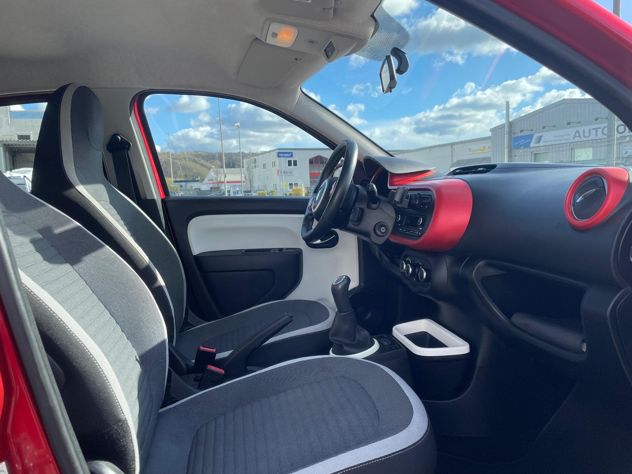 Renault Twingo Twingo1.0/Full service/Clima/63773KM!! (2015) - Photo 17