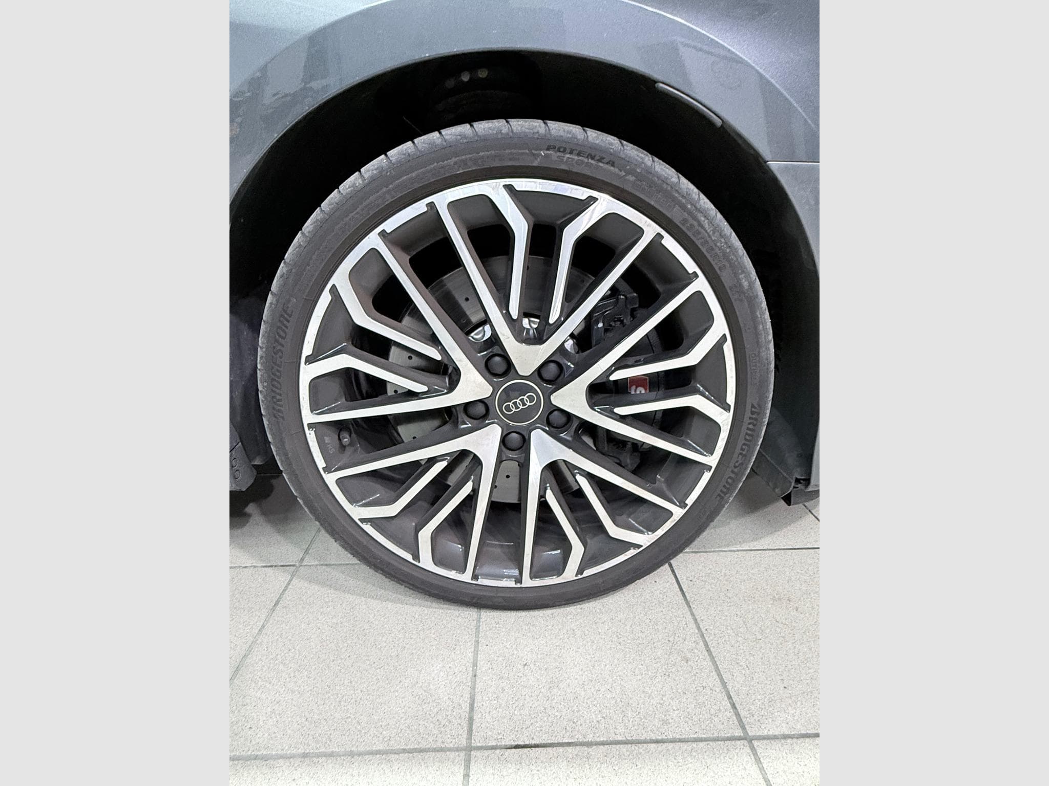 Audi S3 2 L TFSI 333 PS QUATTRO (2025) - Photo 11