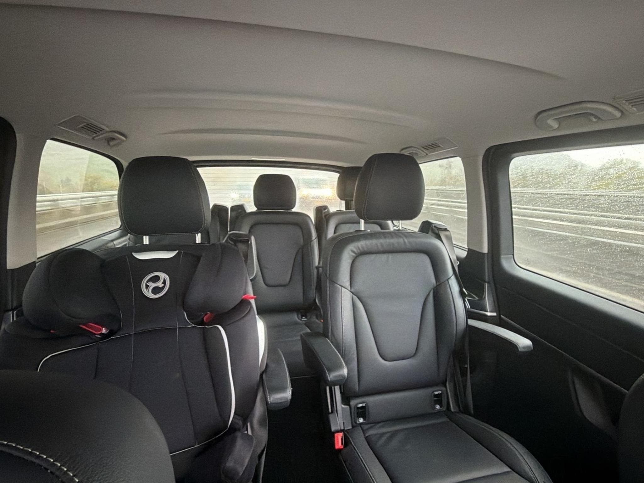 Mercedes V V 250 d AVANTGARDE Long (2025) - Photo 8