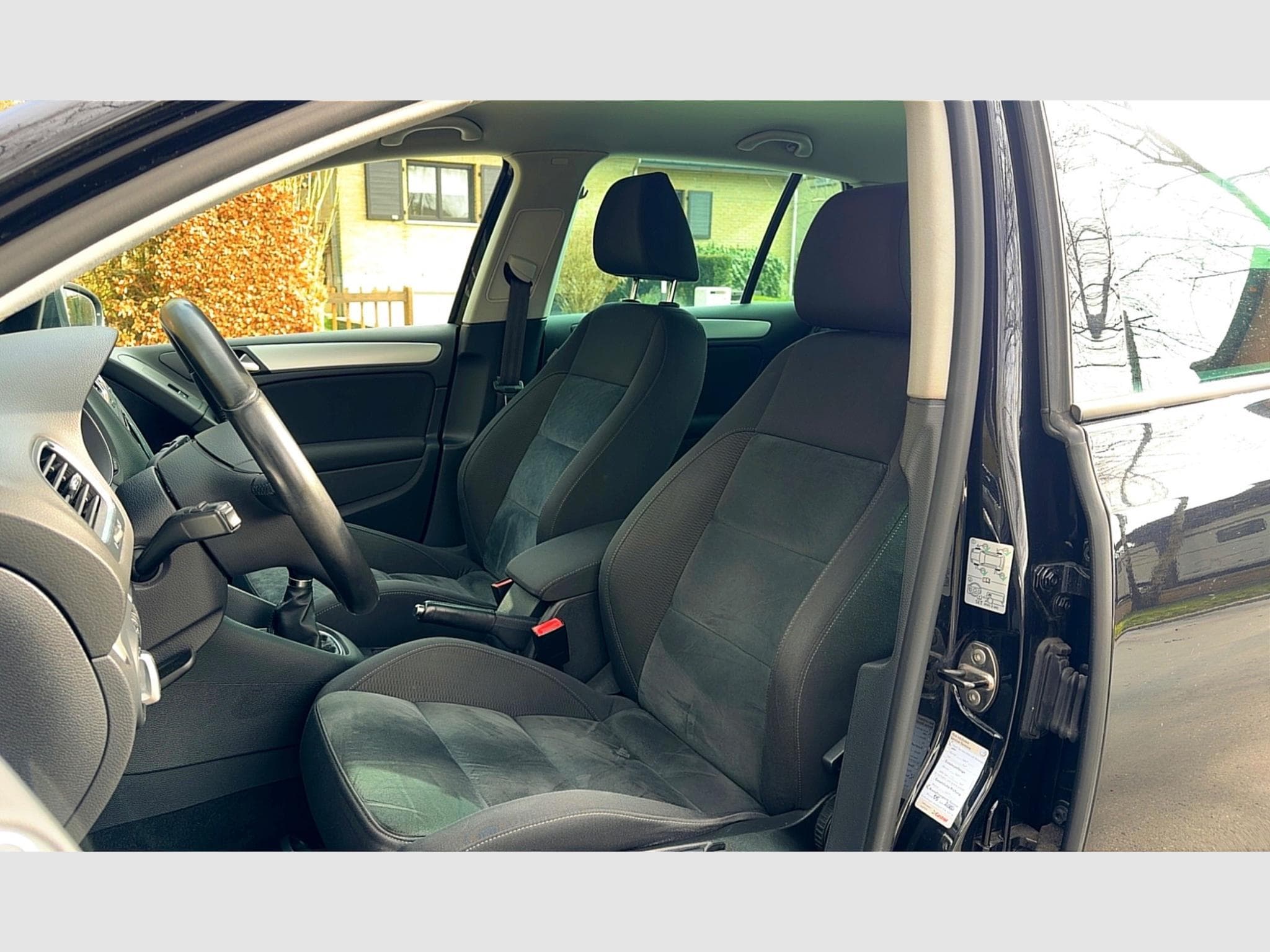 VW Golf 1.6 tdi (2011) - Photo 8