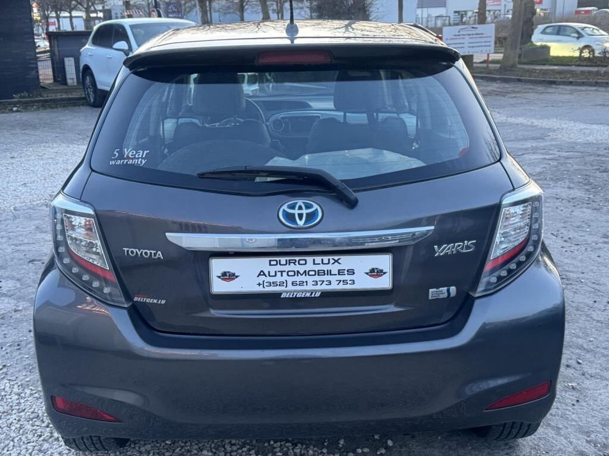 Toyota Yaris 1.5 Hybrid Automatique 1-prop (2012) - Photo 4