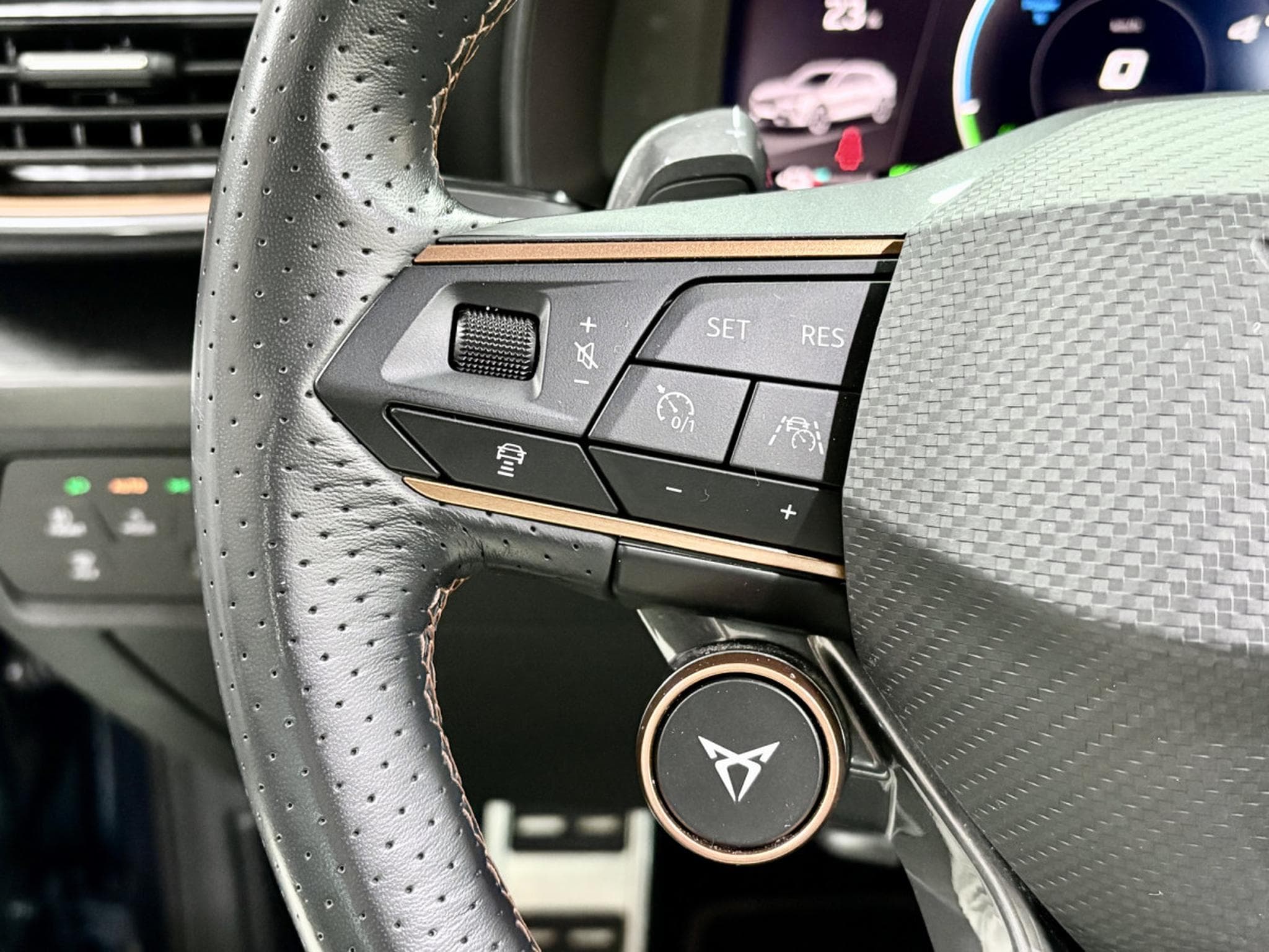 Cupra Formentor VZ 245CV eHybrid DSG6 ** VSS ** PANO ** MATRIX ** (2022) - Photo 12