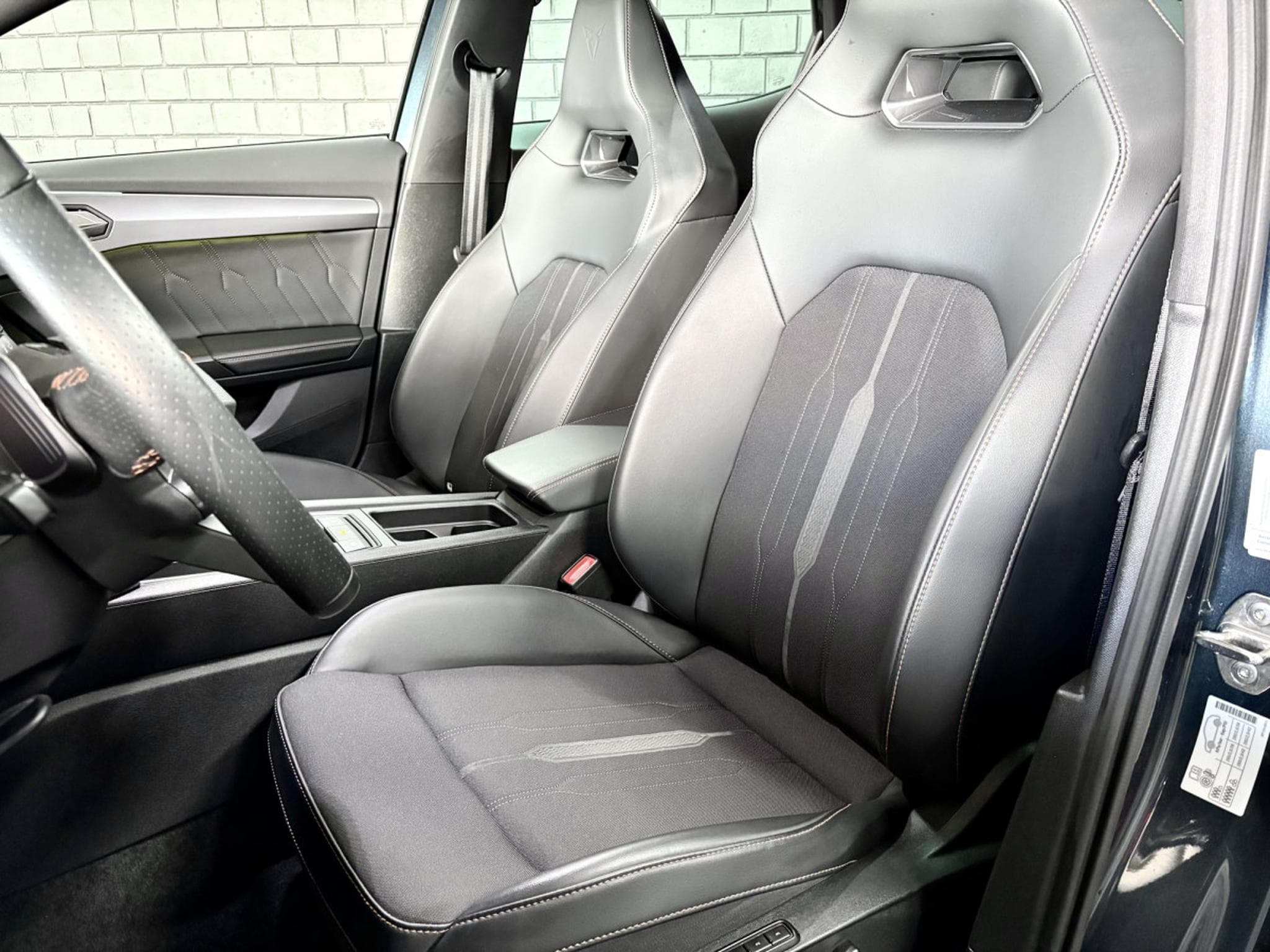 Cupra Formentor VZ 245CV eHybrid DSG6 ** VSS ** PANO ** MATRIX ** (2022) - Photo 7