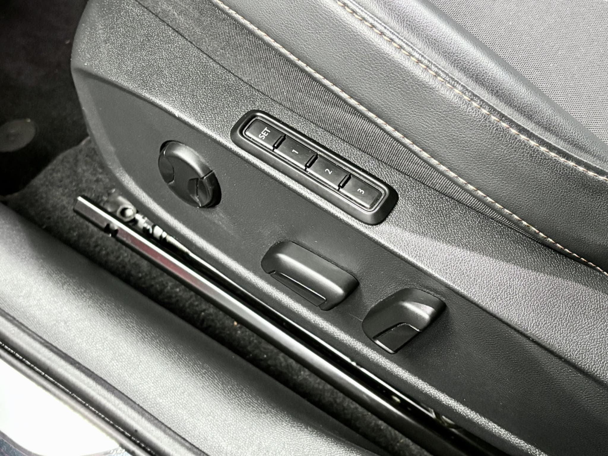 Cupra Formentor VZ 245CV eHybrid DSG6 ** VSS ** PANO ** MATRIX ** (2022) - Photo 9